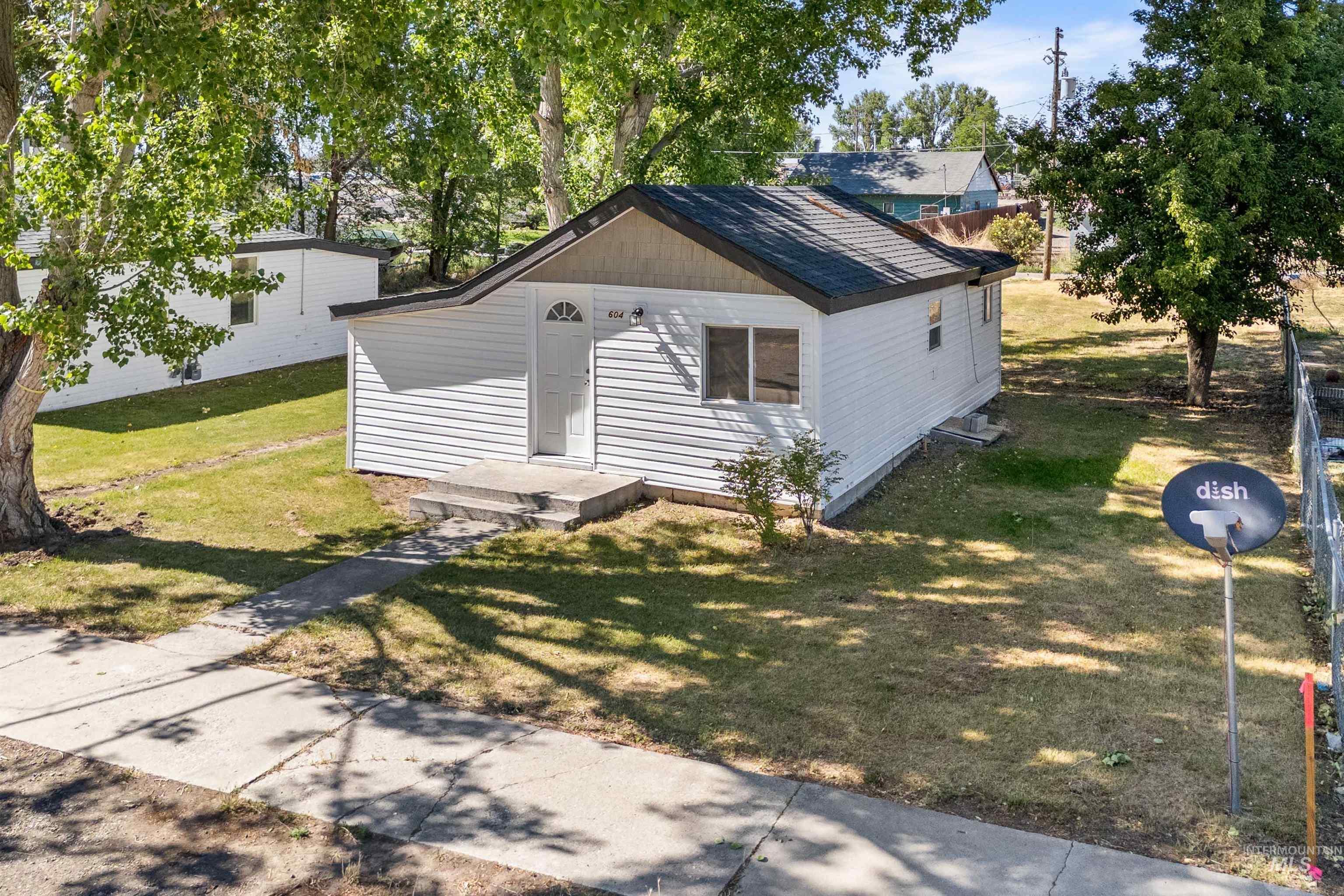 main property photo 17