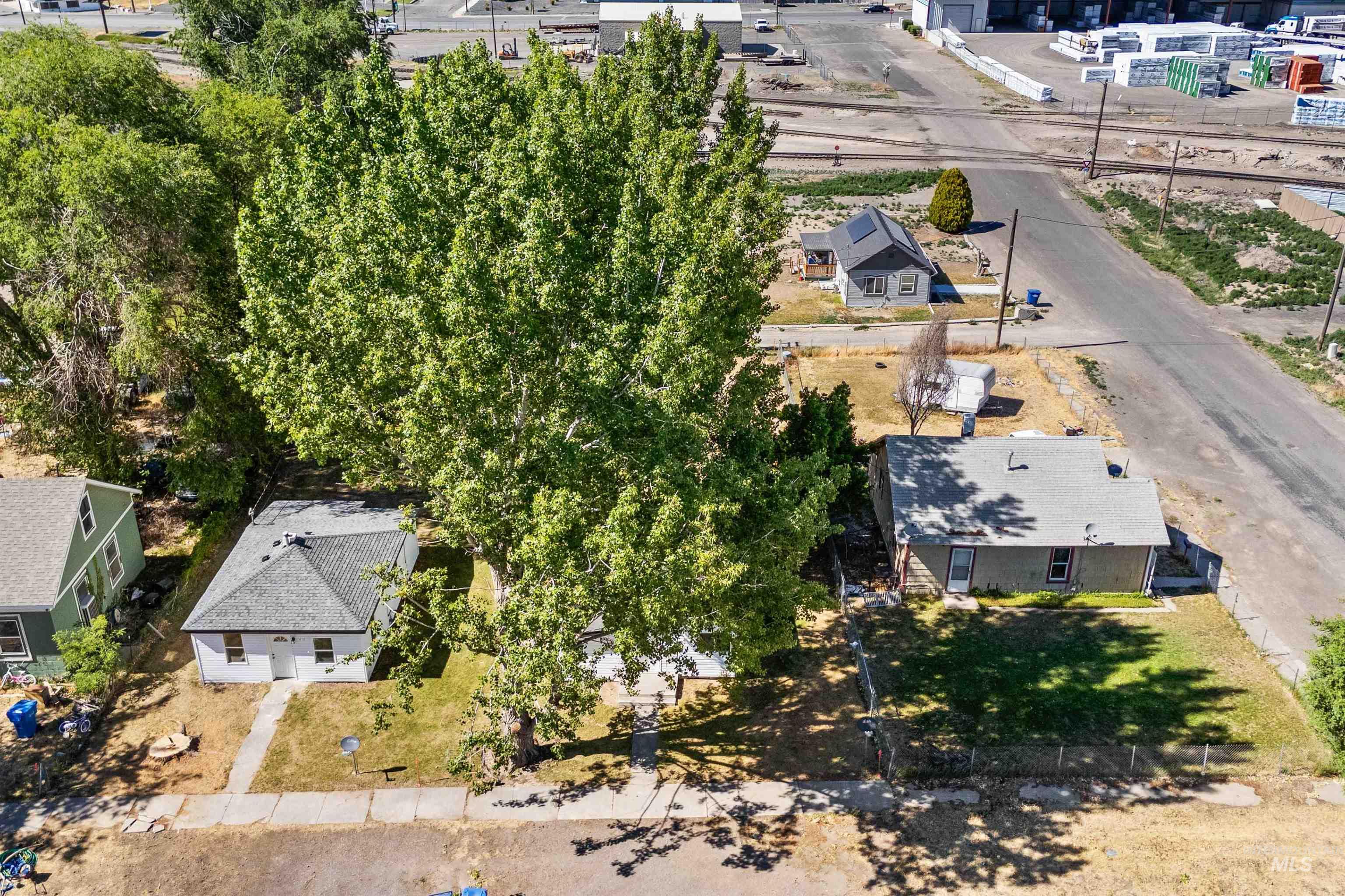 main property photo 19