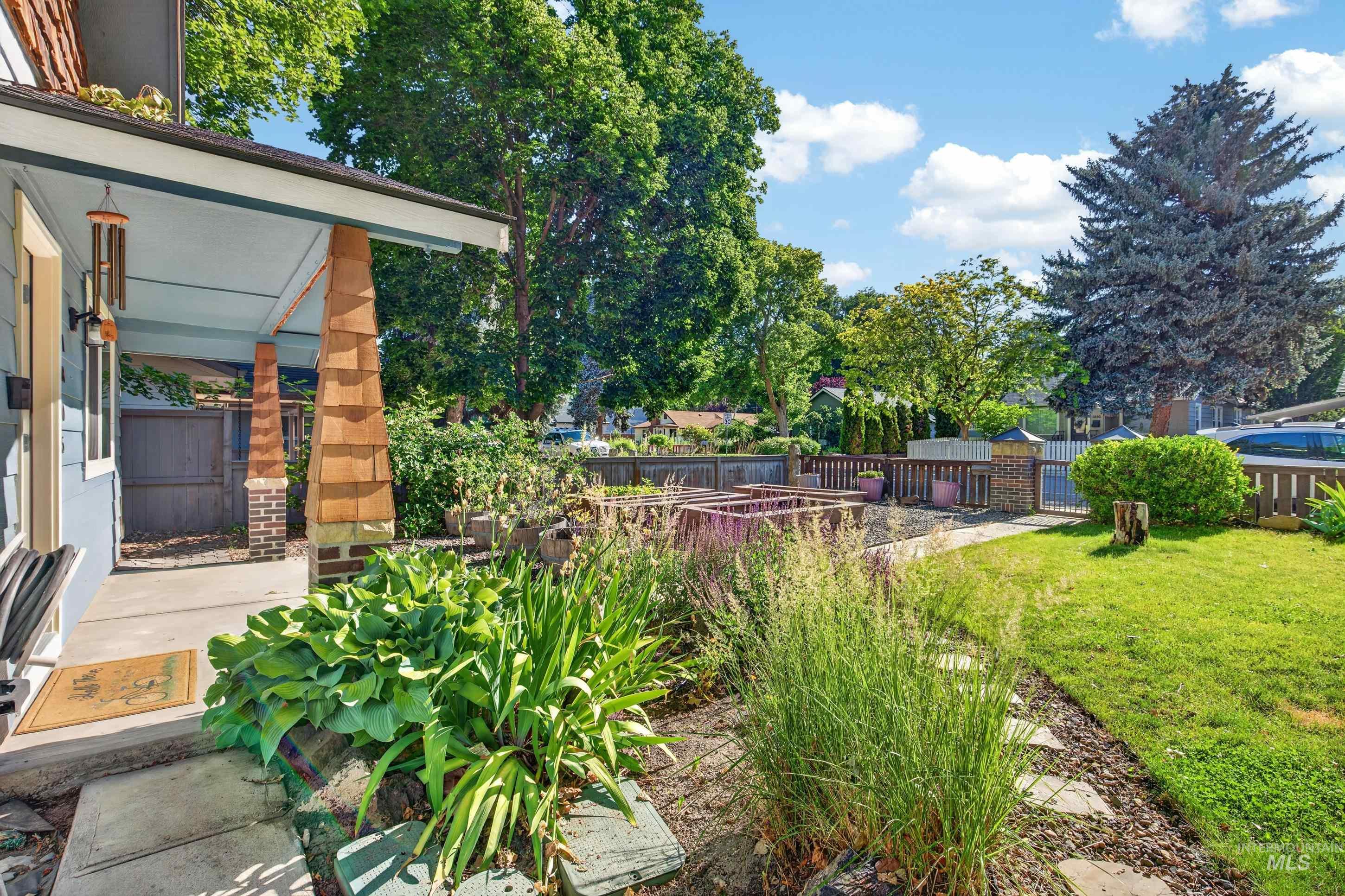 main property photo 41