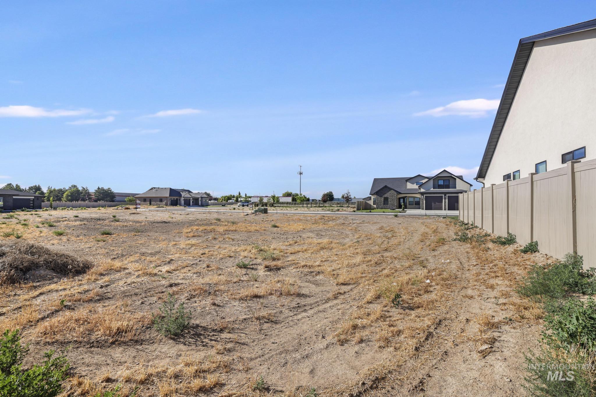 main property photo 8