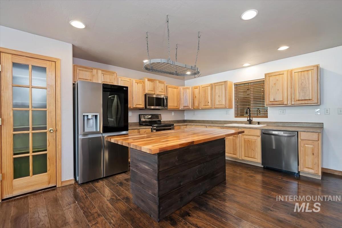 main property photo 14