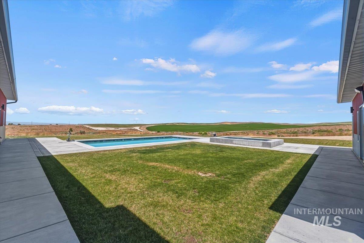 main property photo 31