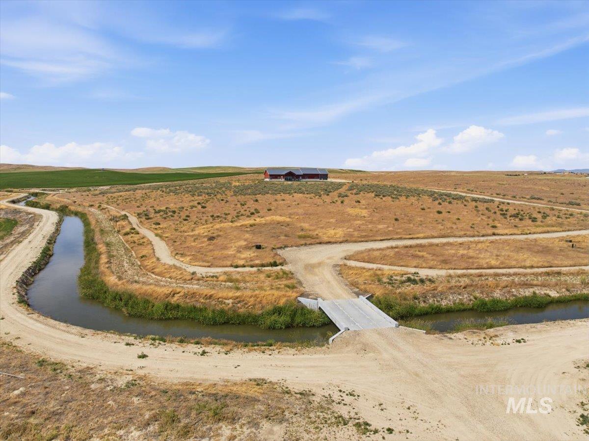 main property photo 37