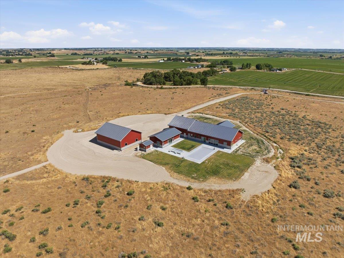 main property photo 40