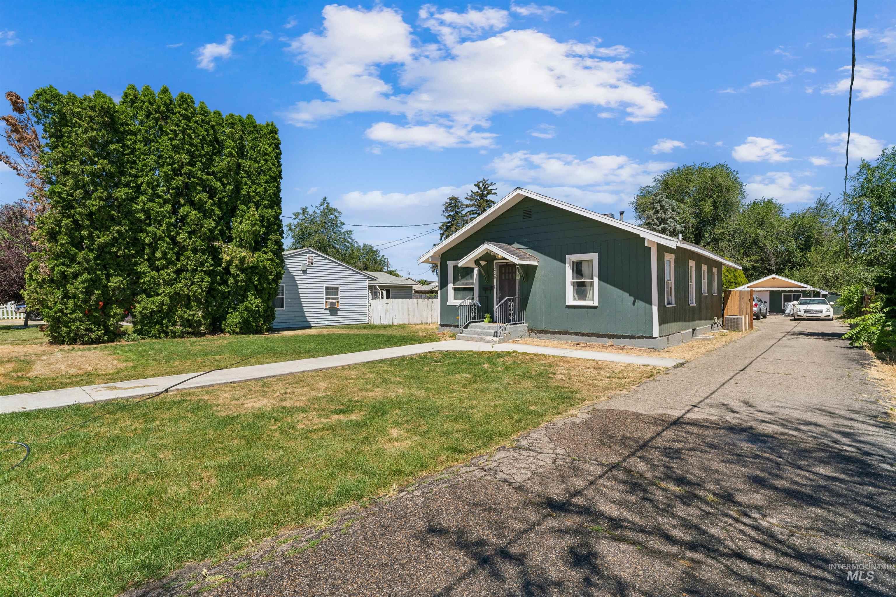 main property photo 17