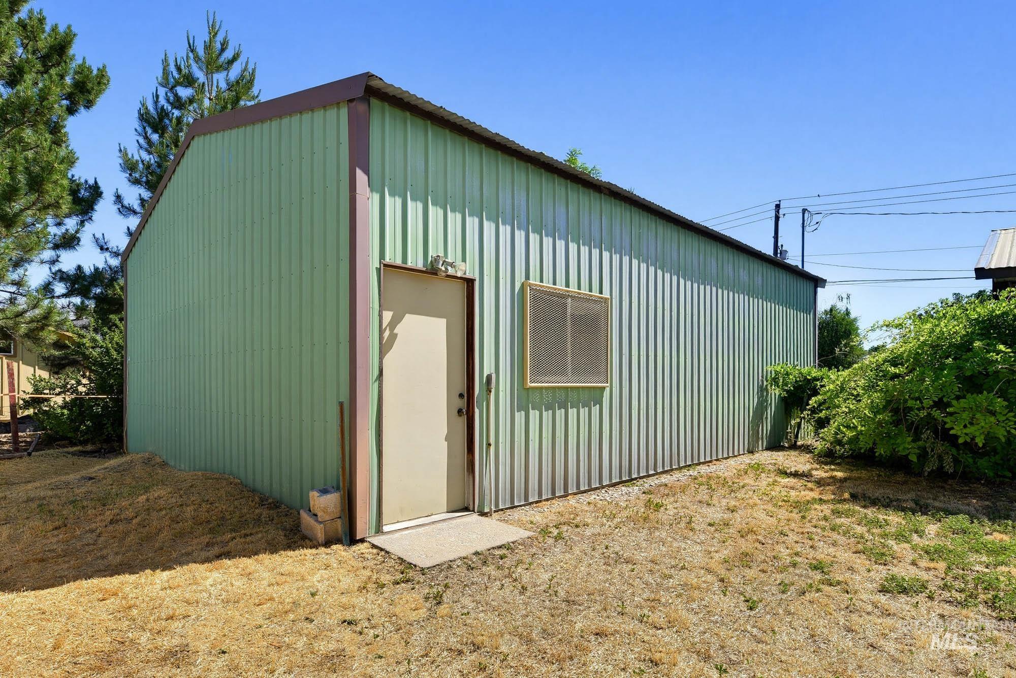 main property photo 41