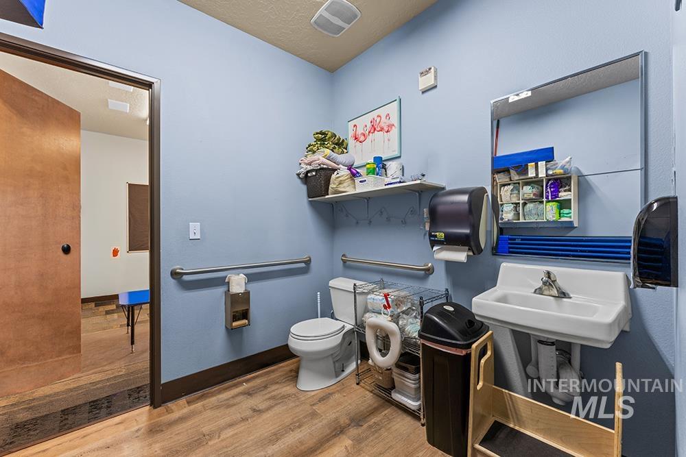 main property photo 14