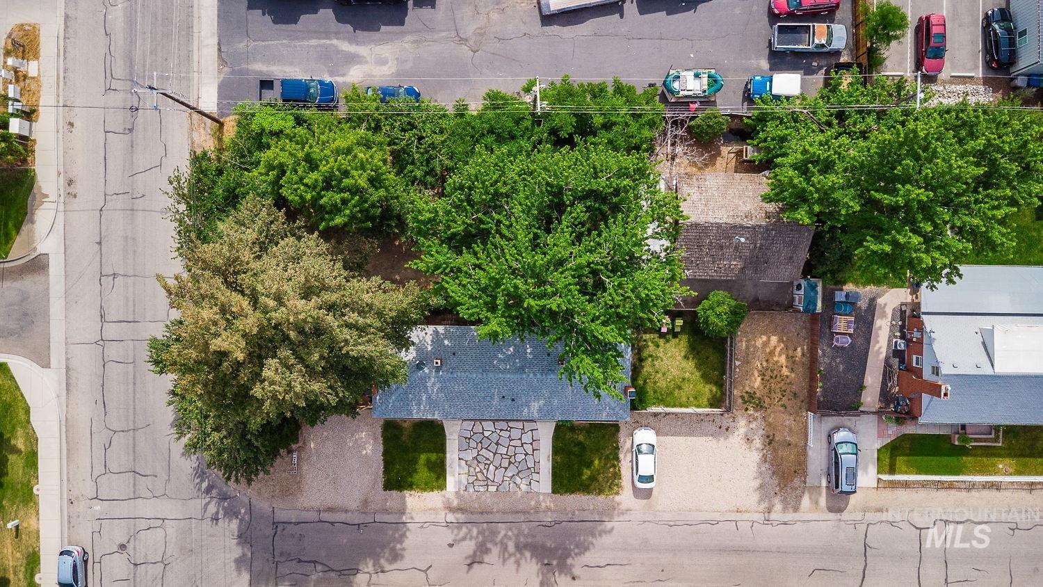 main property photo 35
