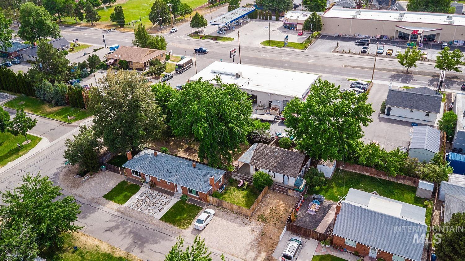 main property photo 37