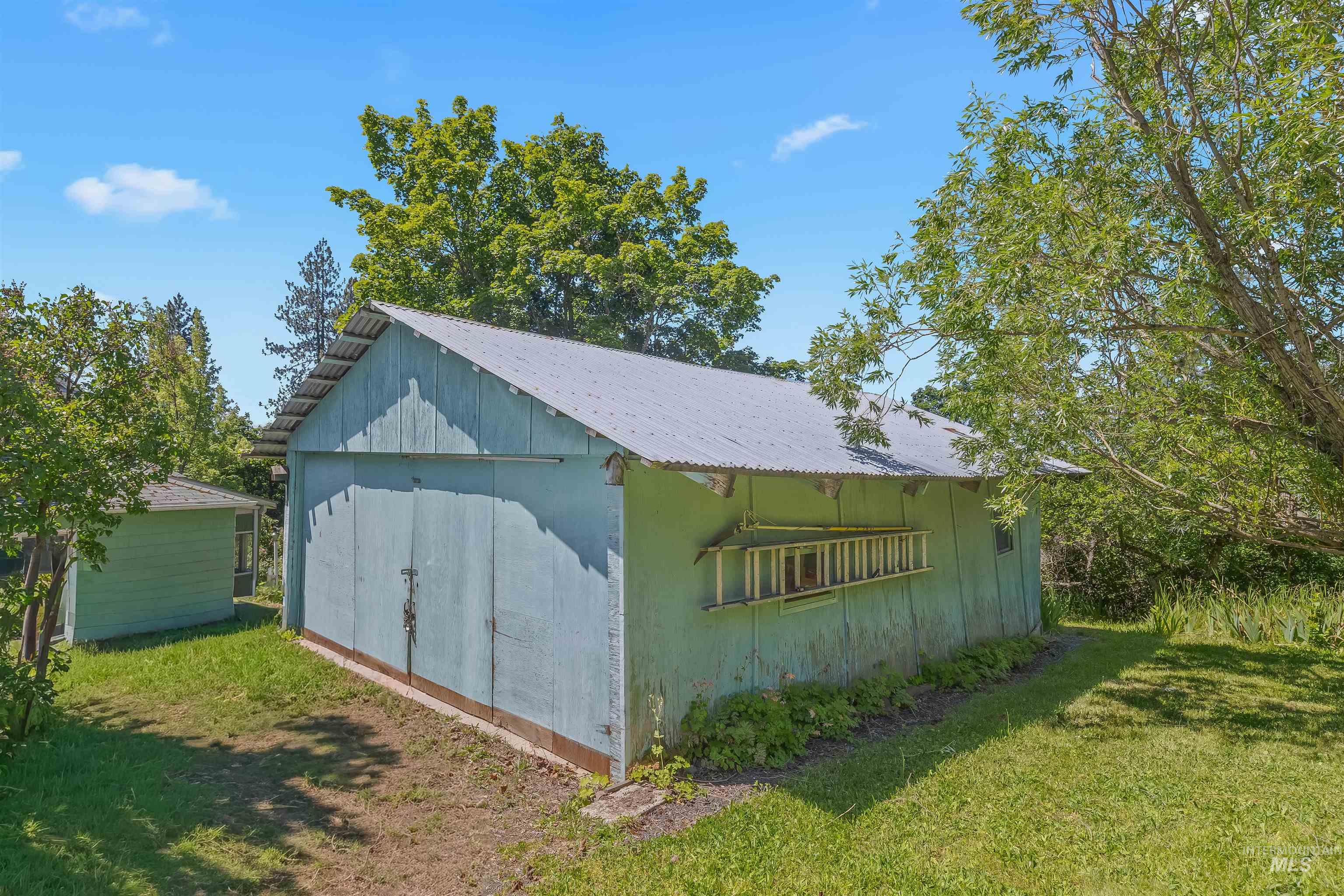 main property photo 39