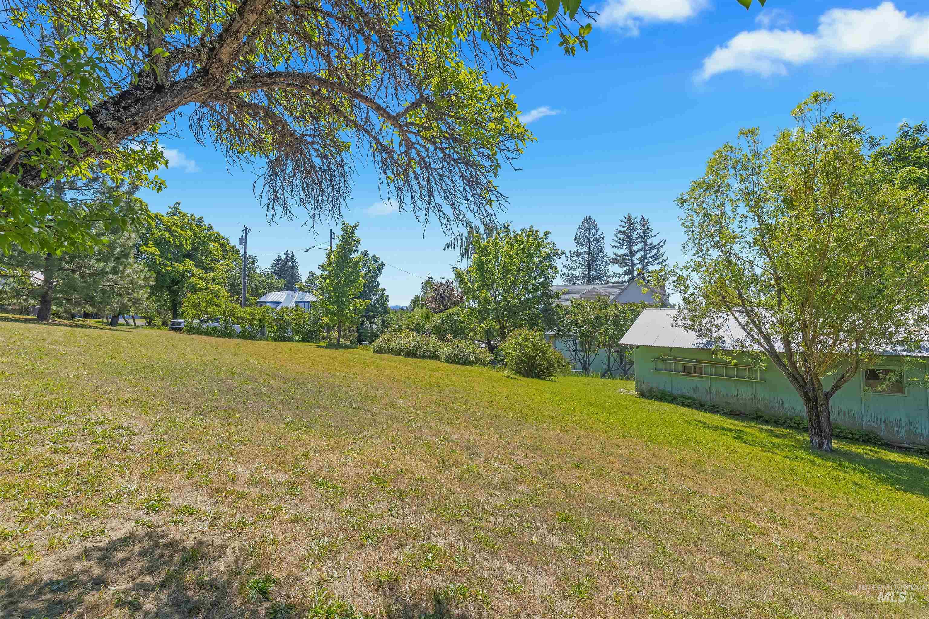 main property photo 45