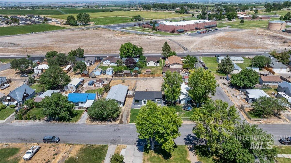 main property photo 45