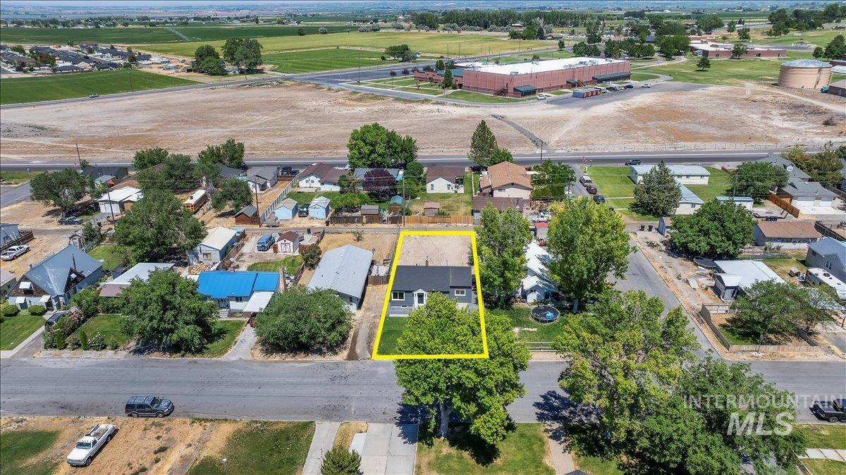 main property photo 46