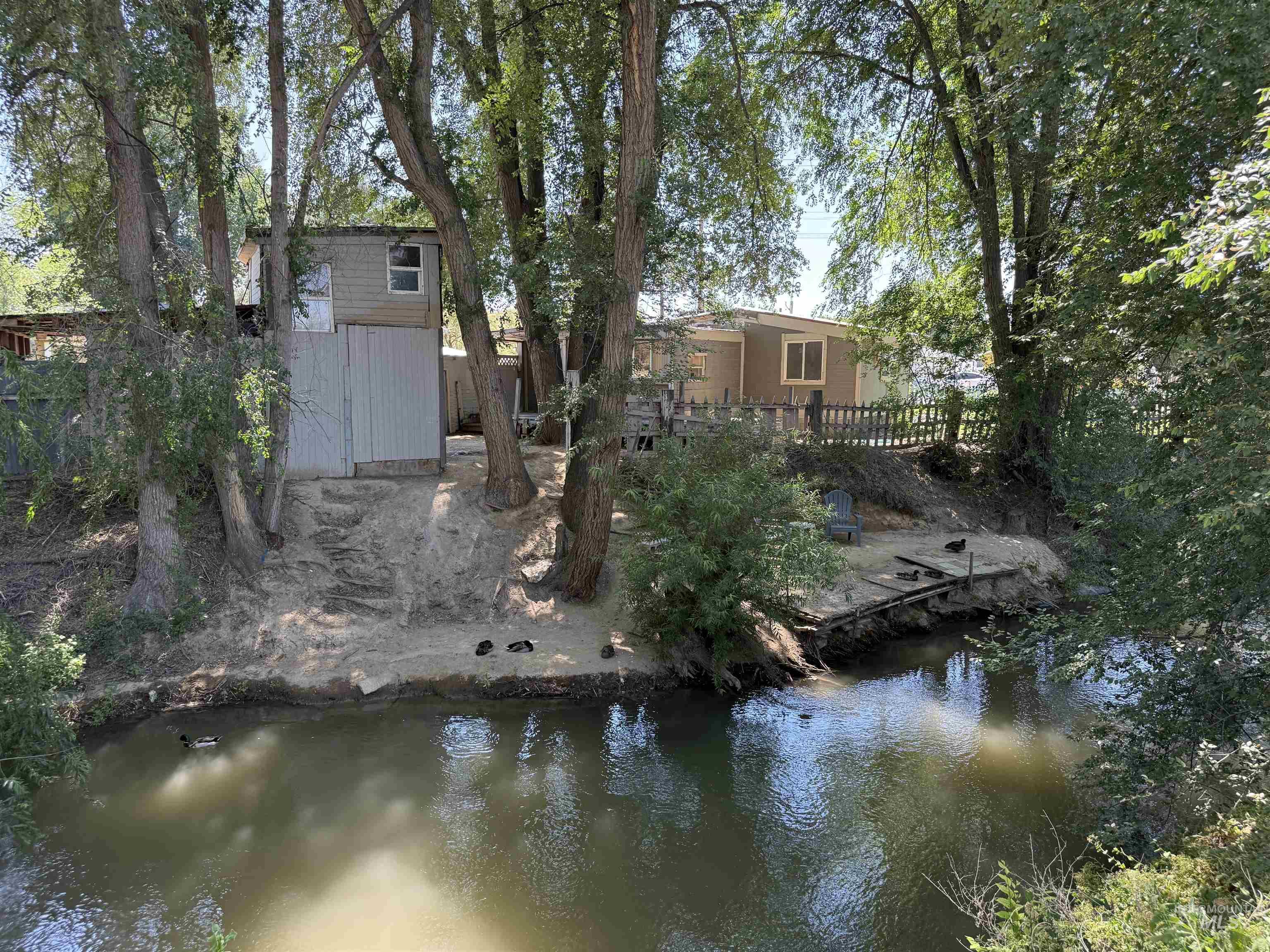 main property photo 41