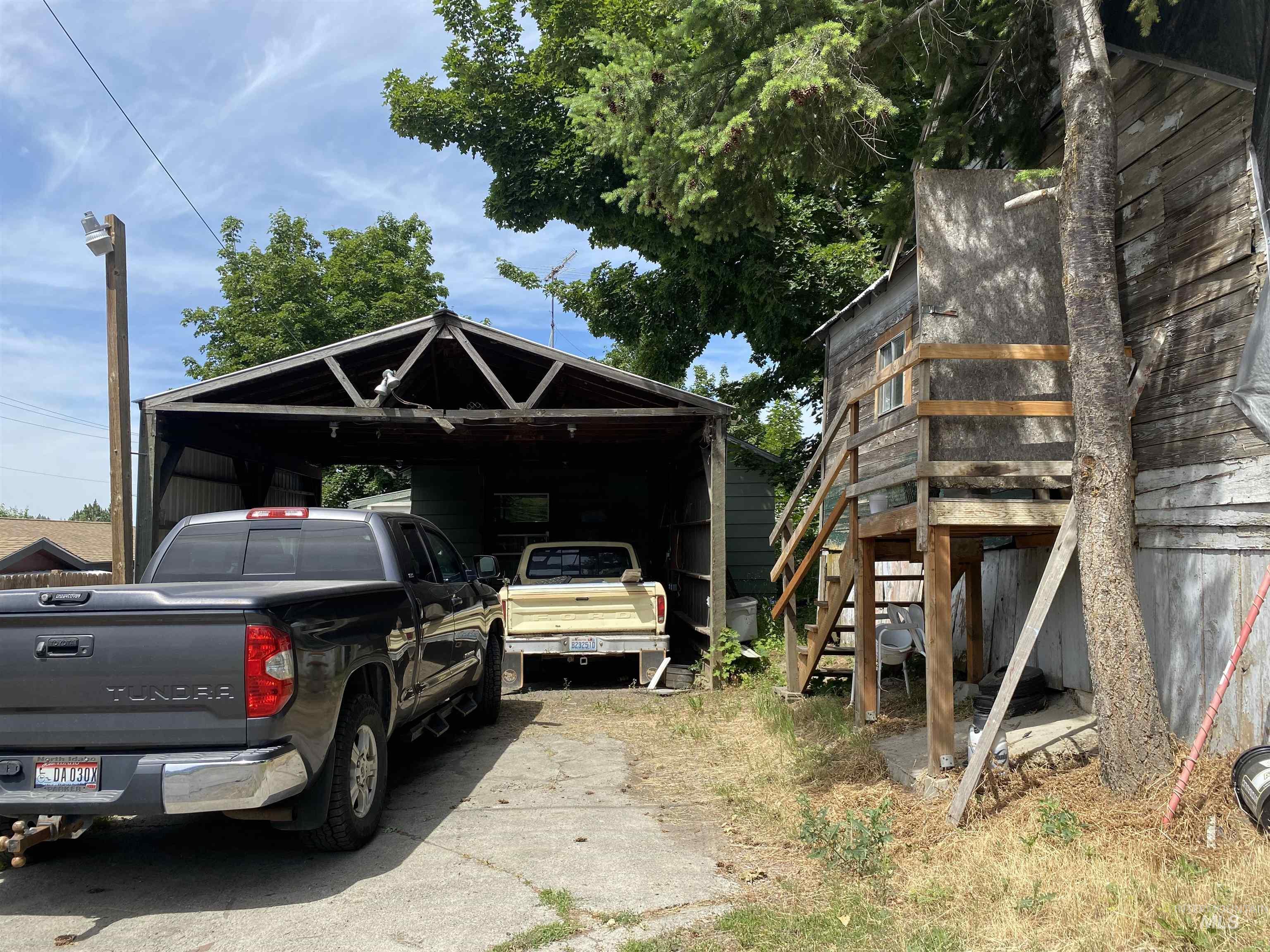 main property photo 36