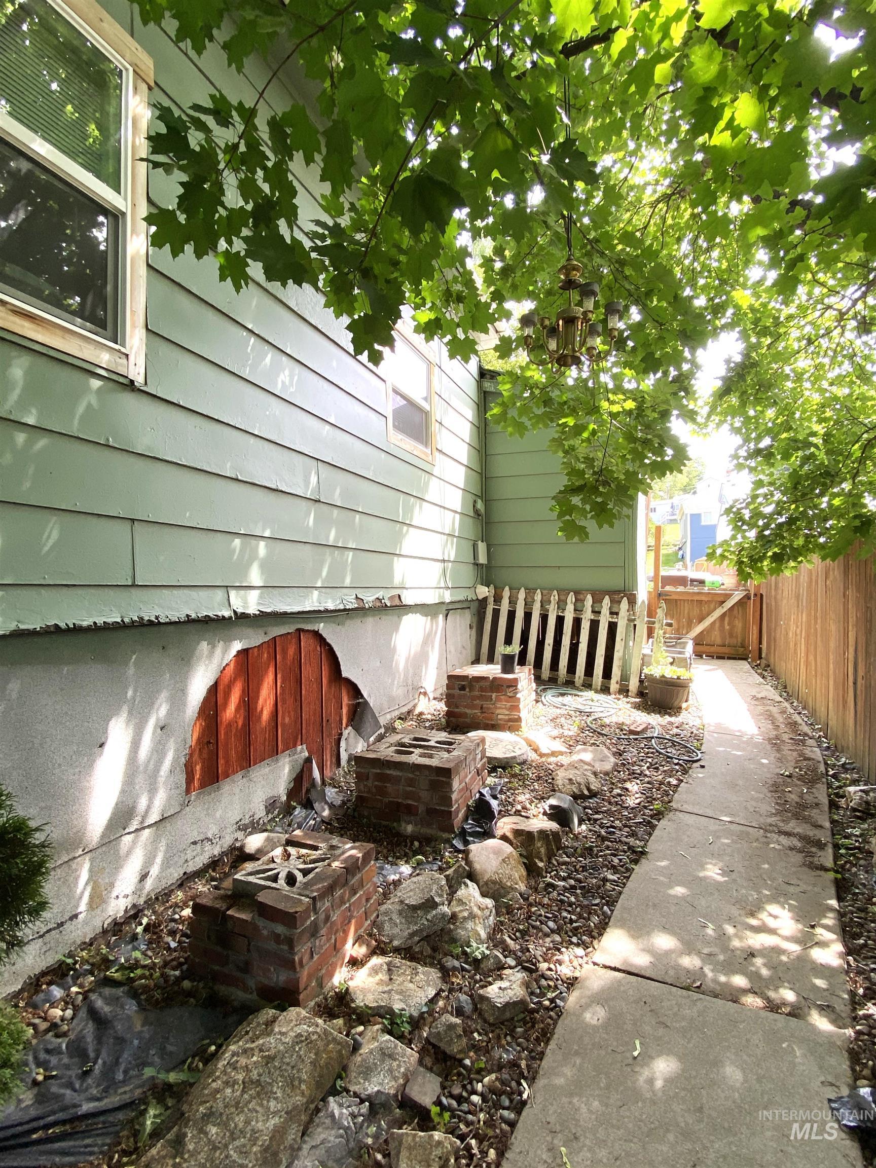 main property photo 5