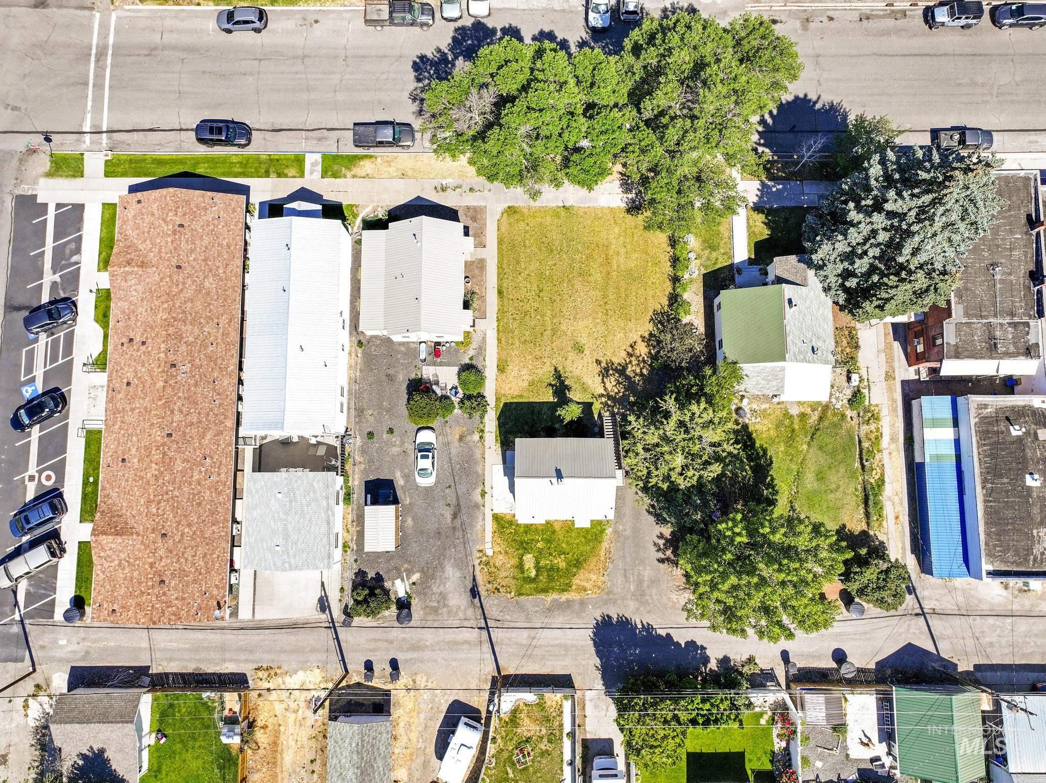 main property photo 24