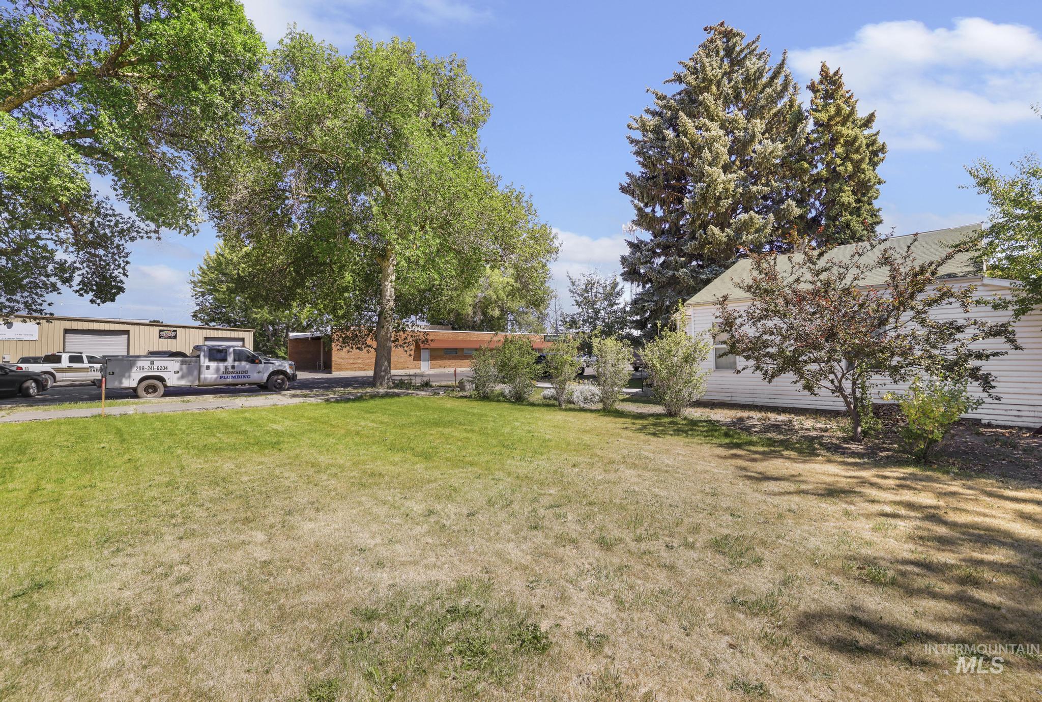 main property photo 23