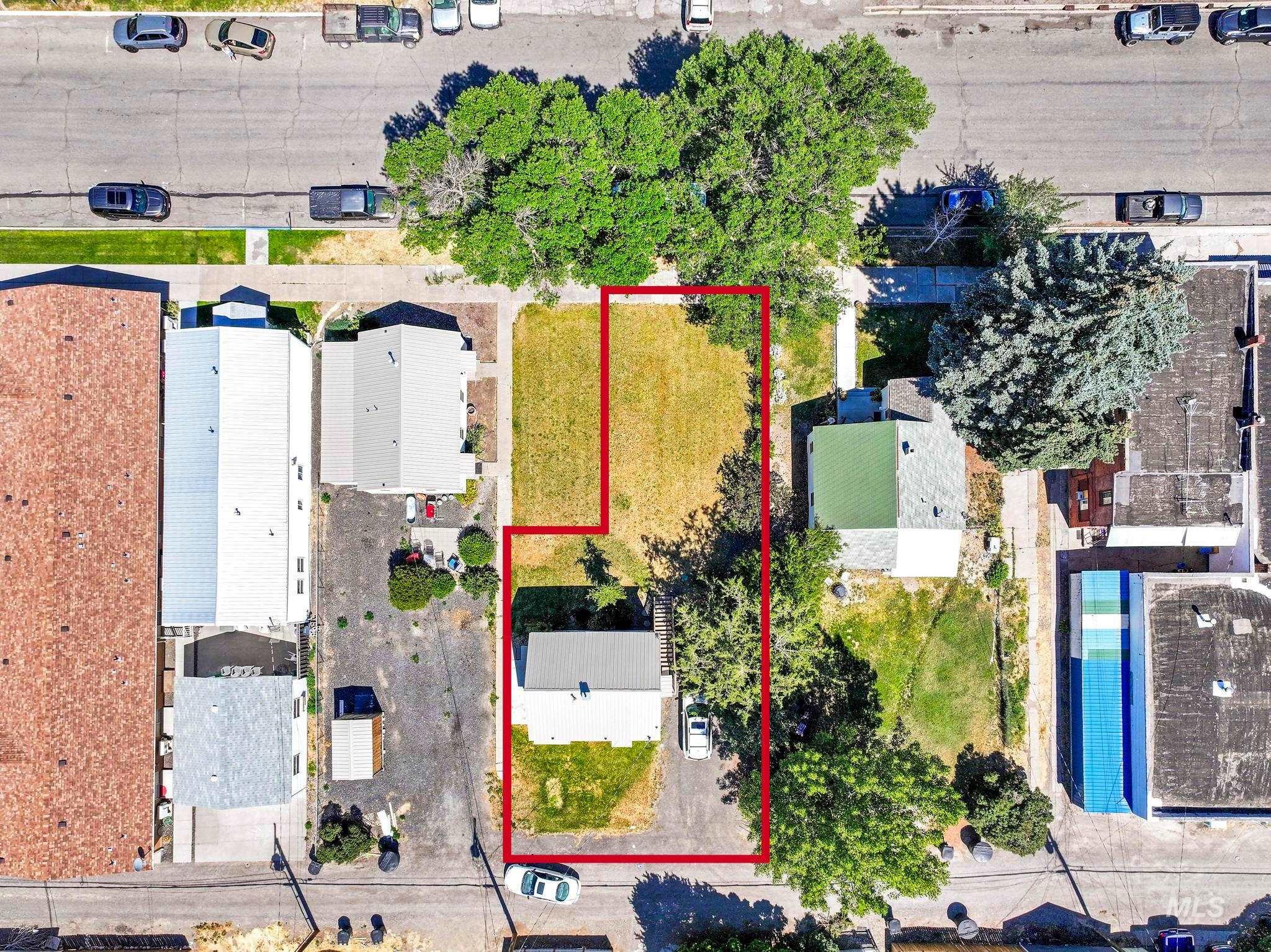 main property photo 25