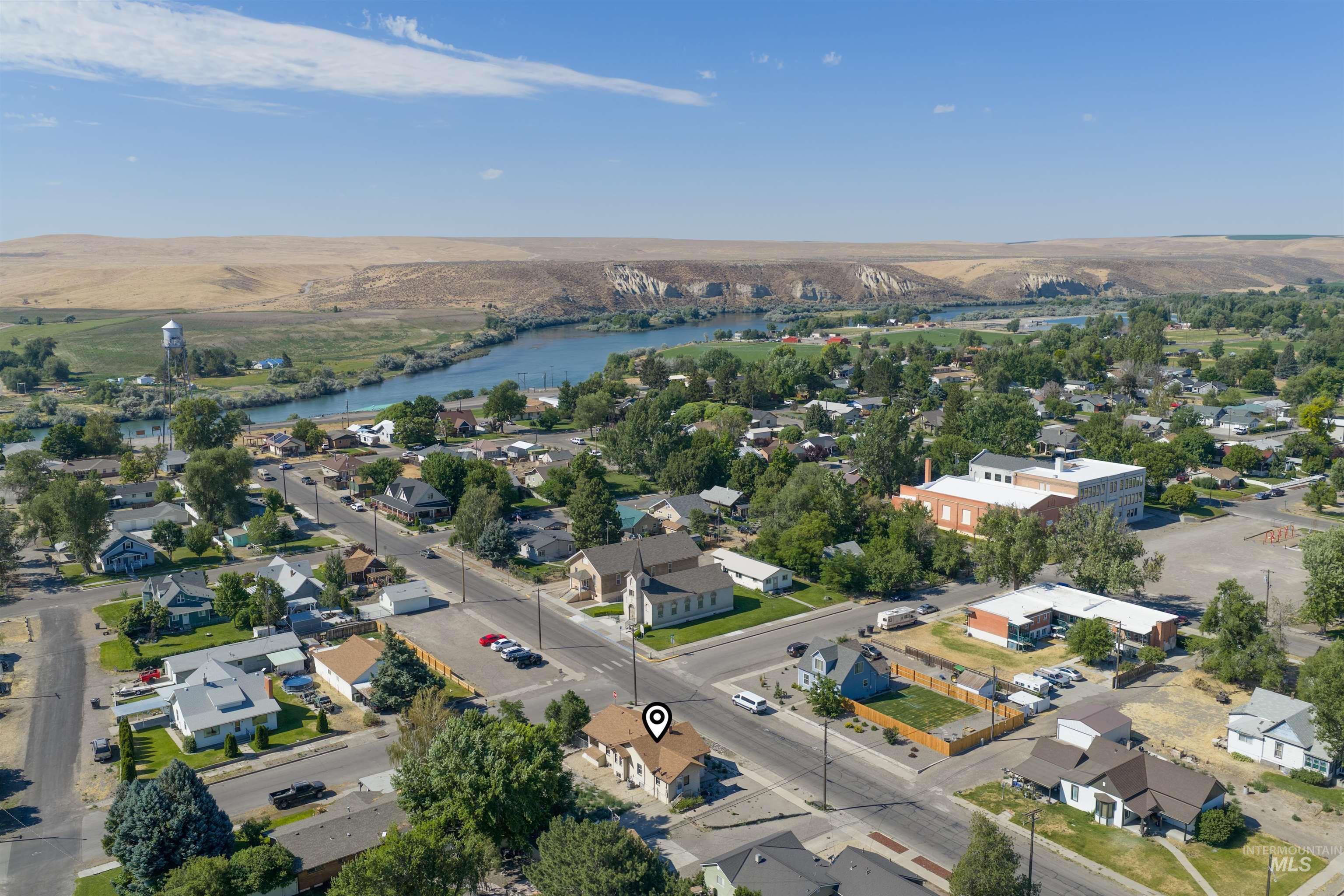 main property photo 30