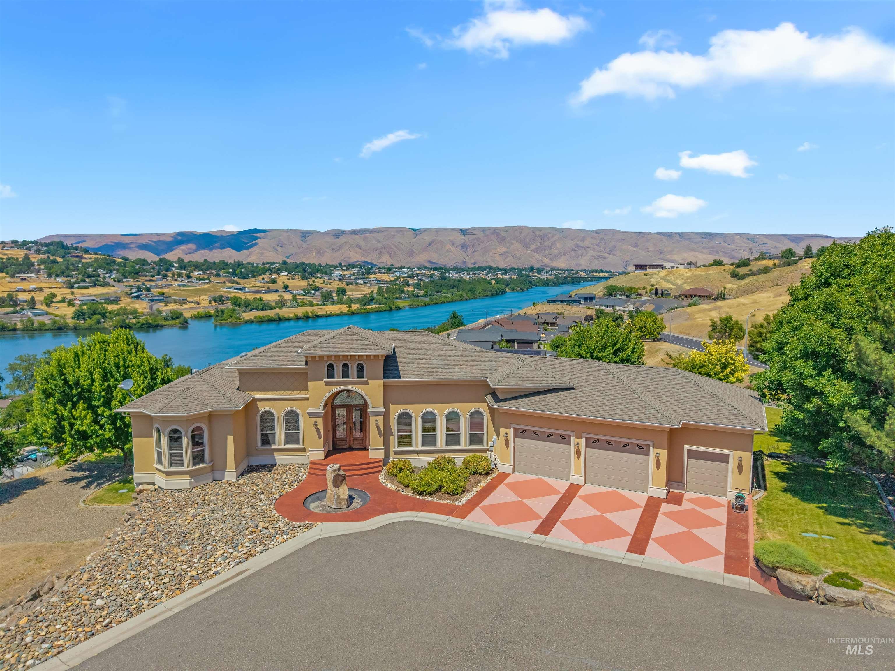 main property photo 3