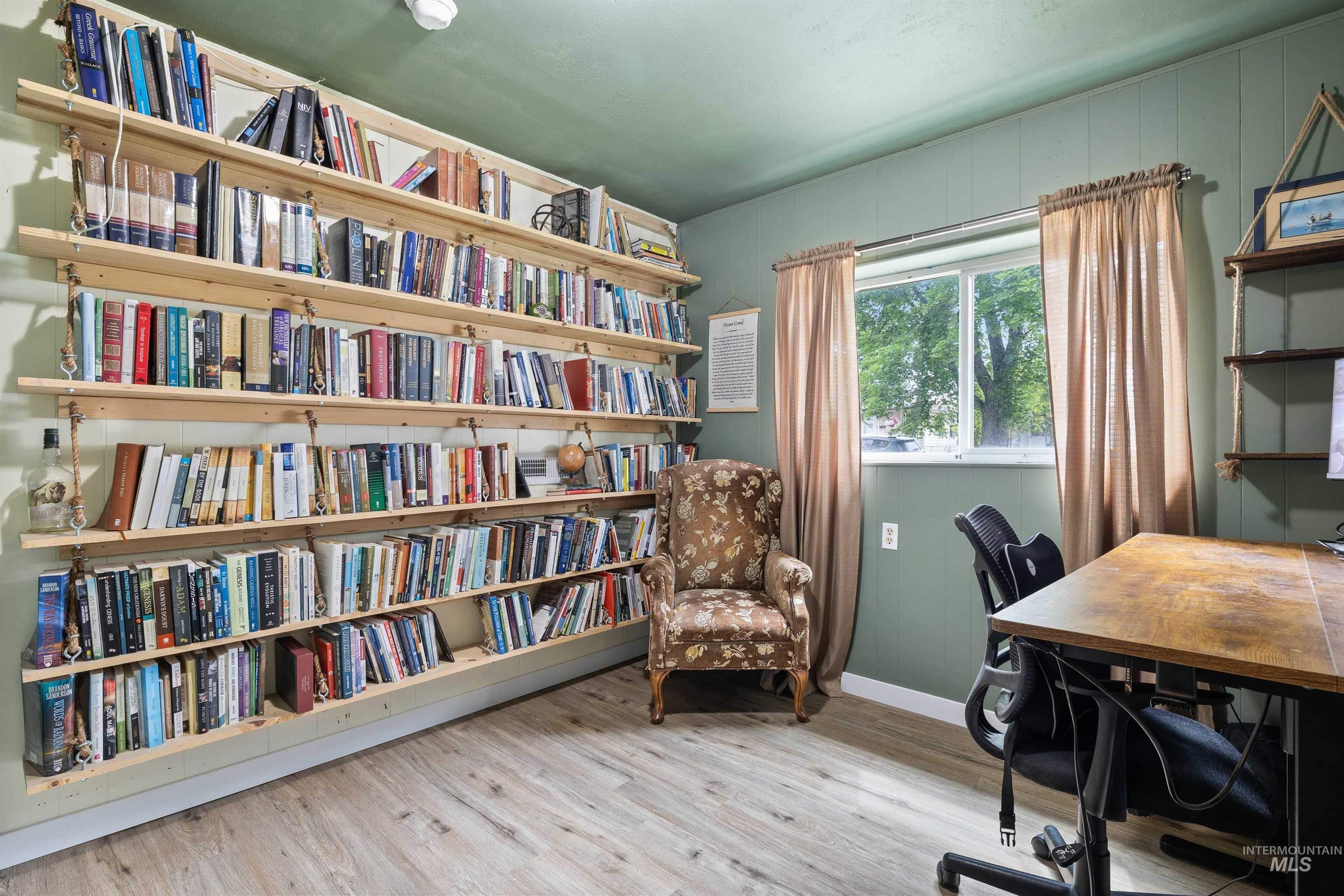 main property photo 13