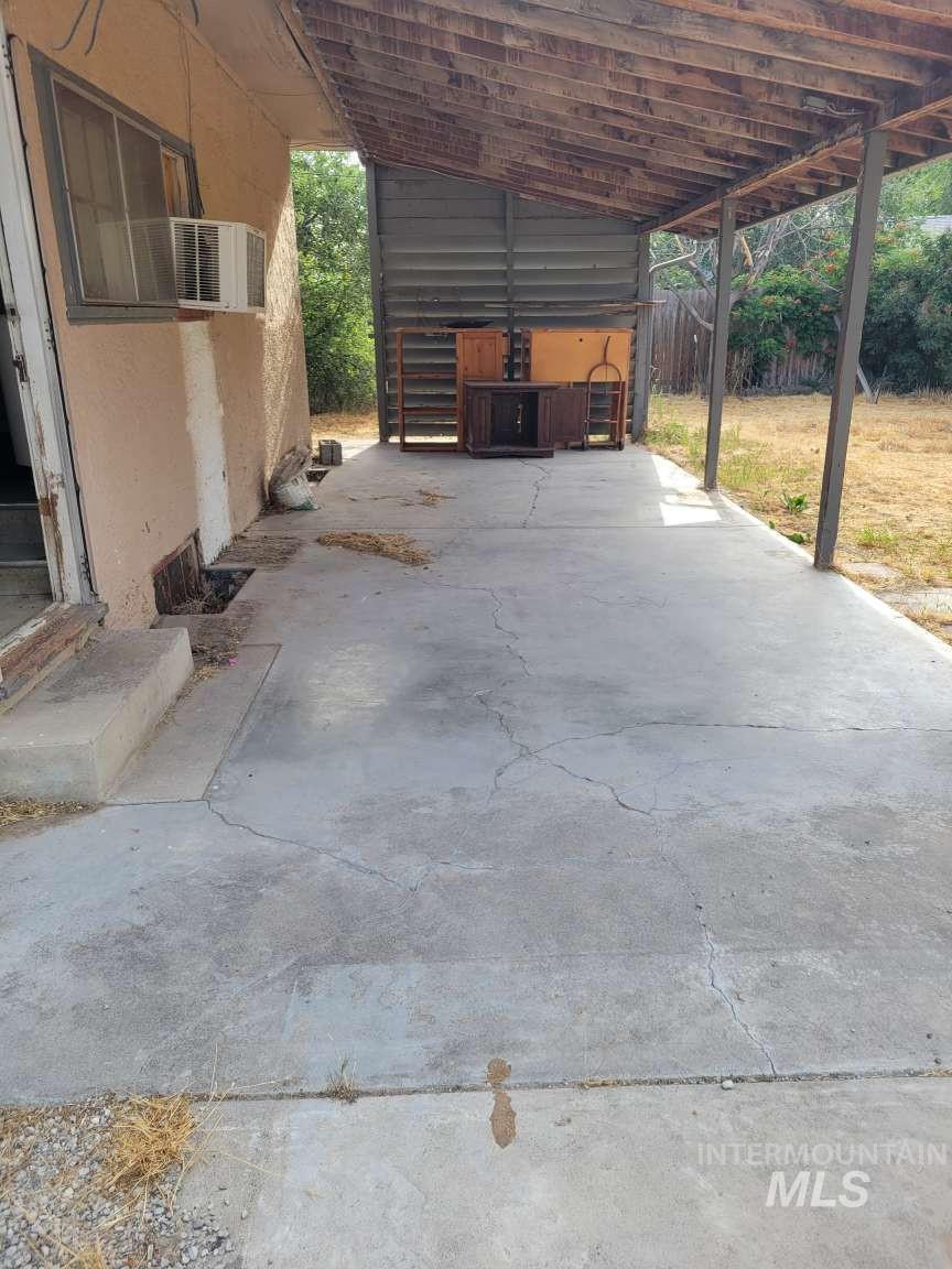 main property photo 10