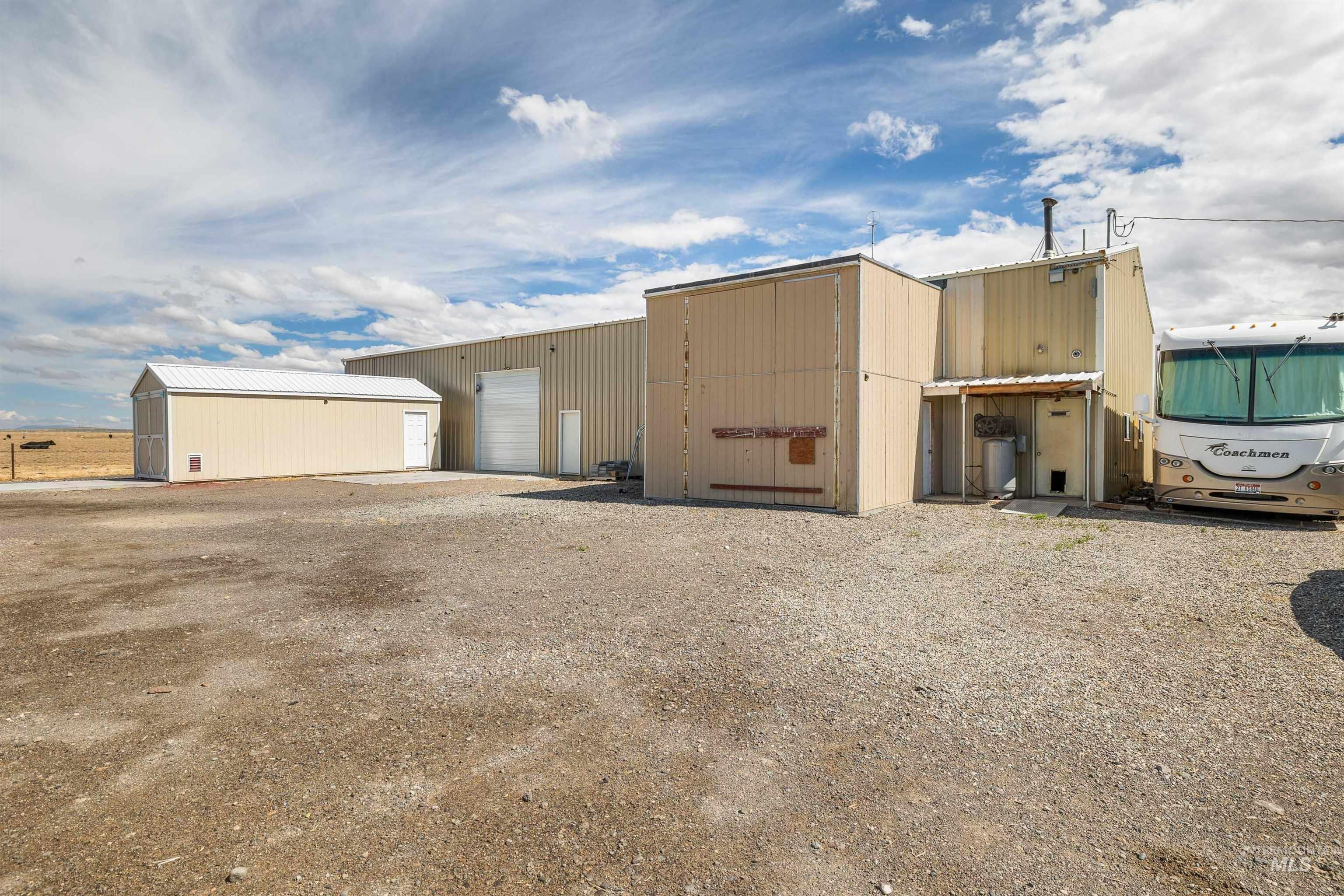main property photo 28
