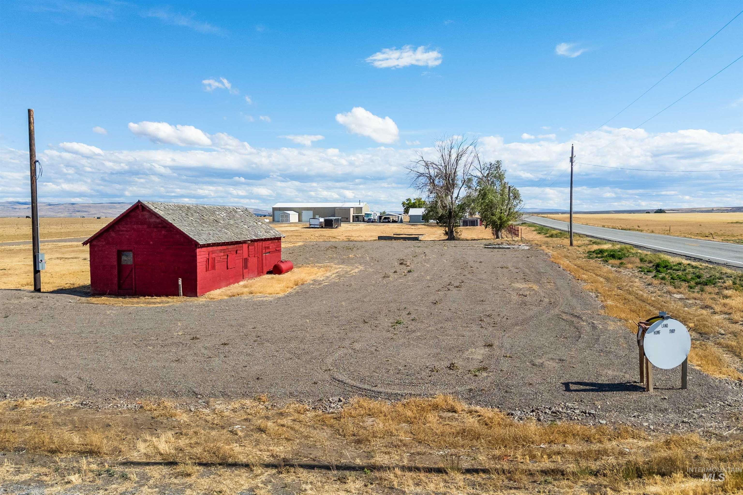 main property photo 33