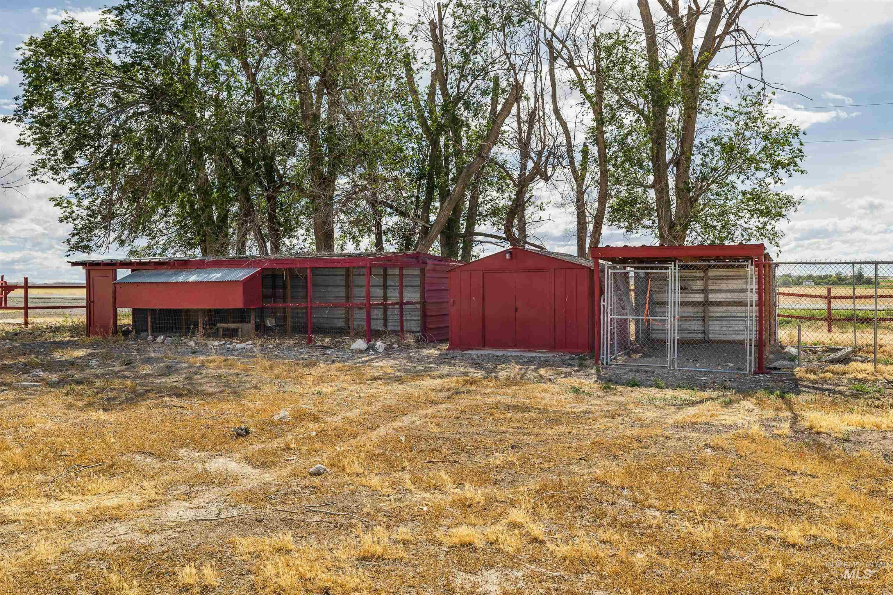 main property photo 36