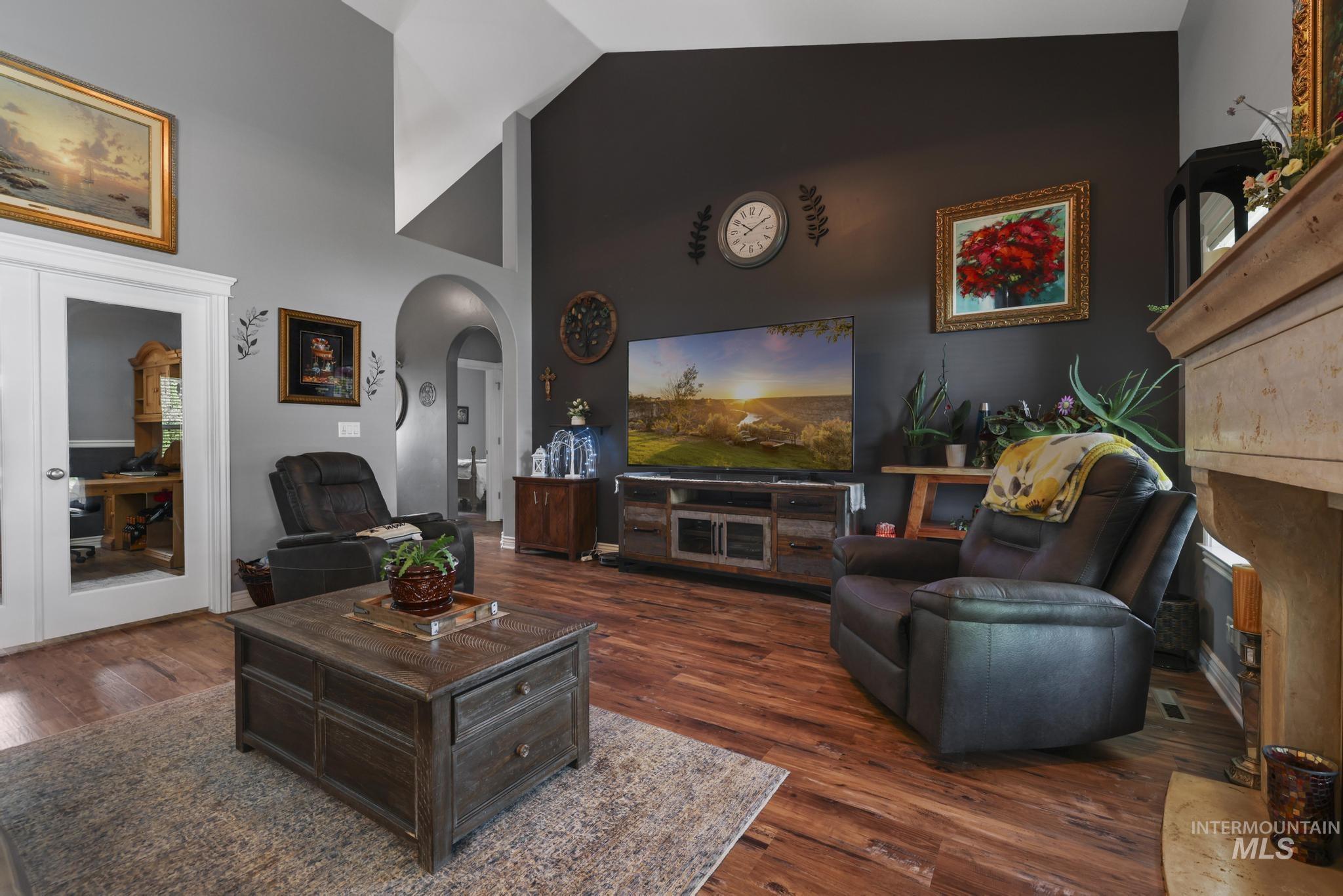 main property photo 8