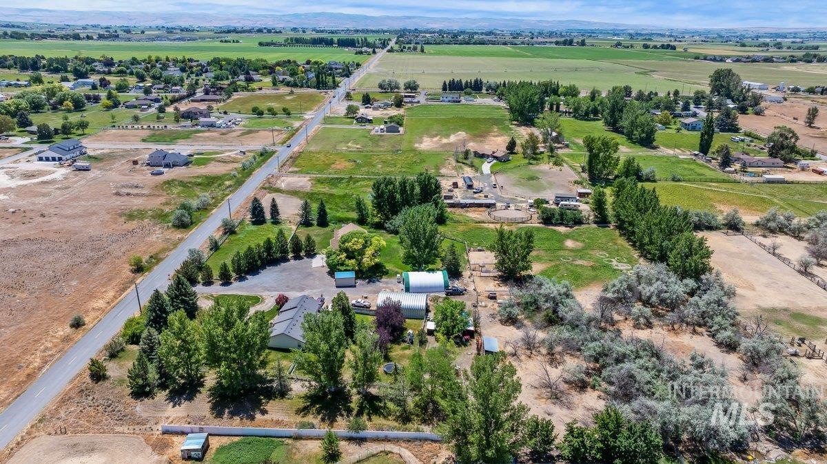 main property photo 40