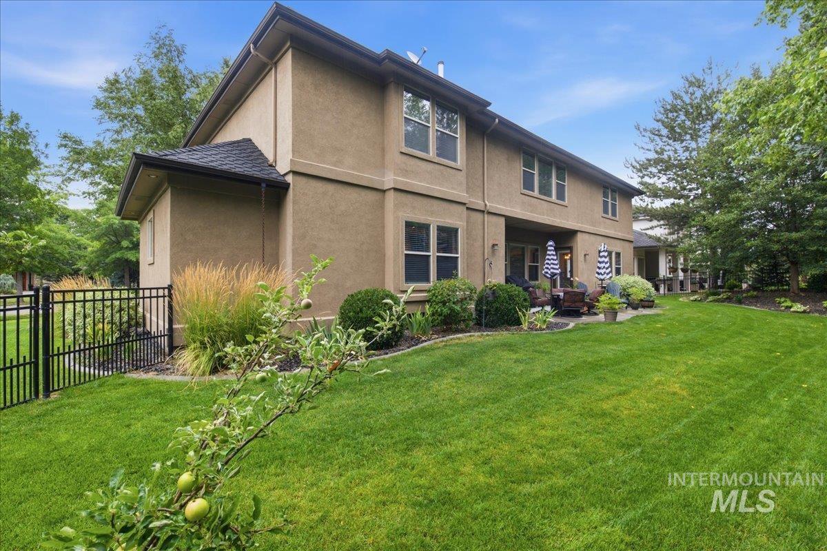 main property photo 37