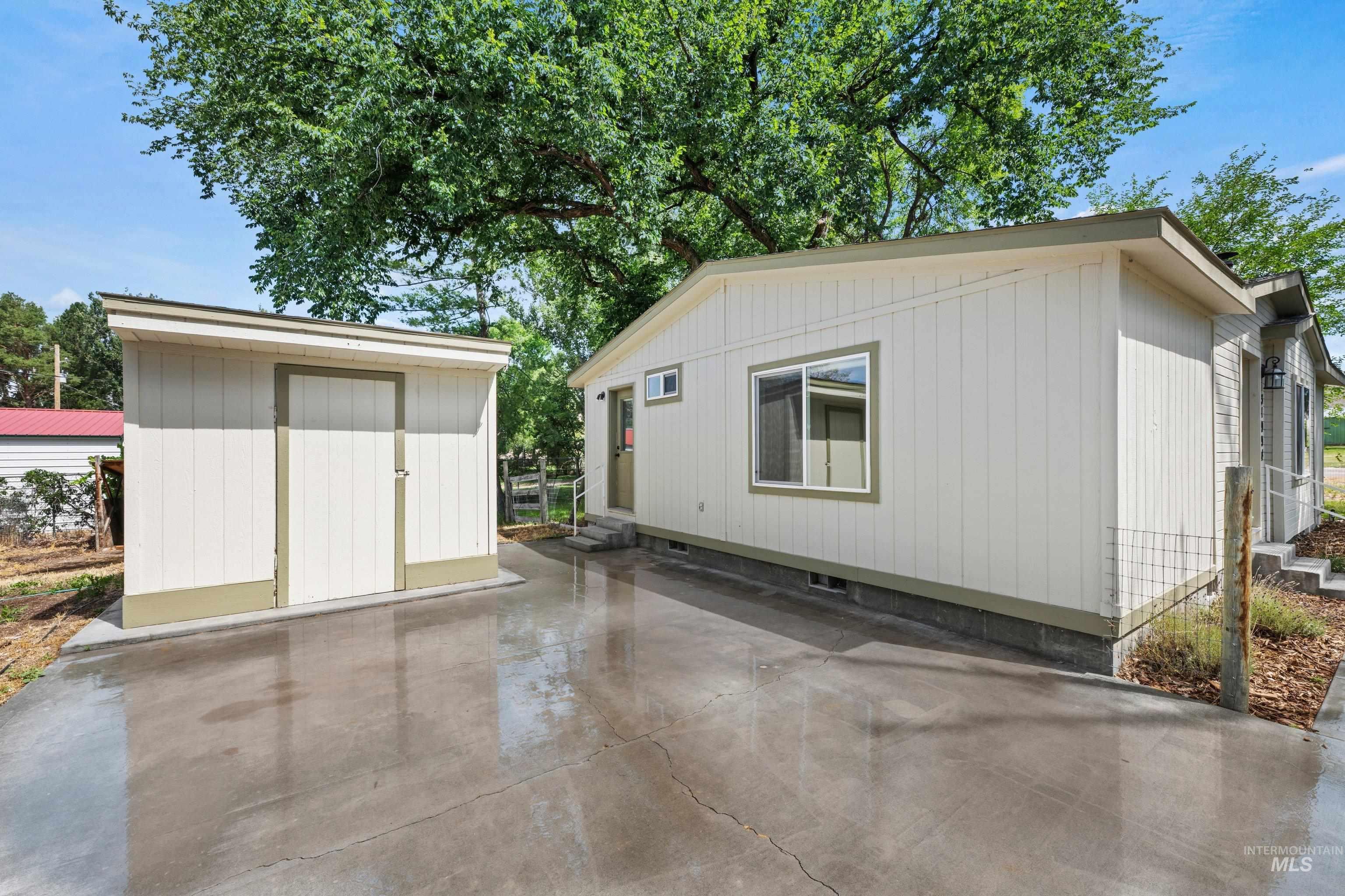 main property photo 20