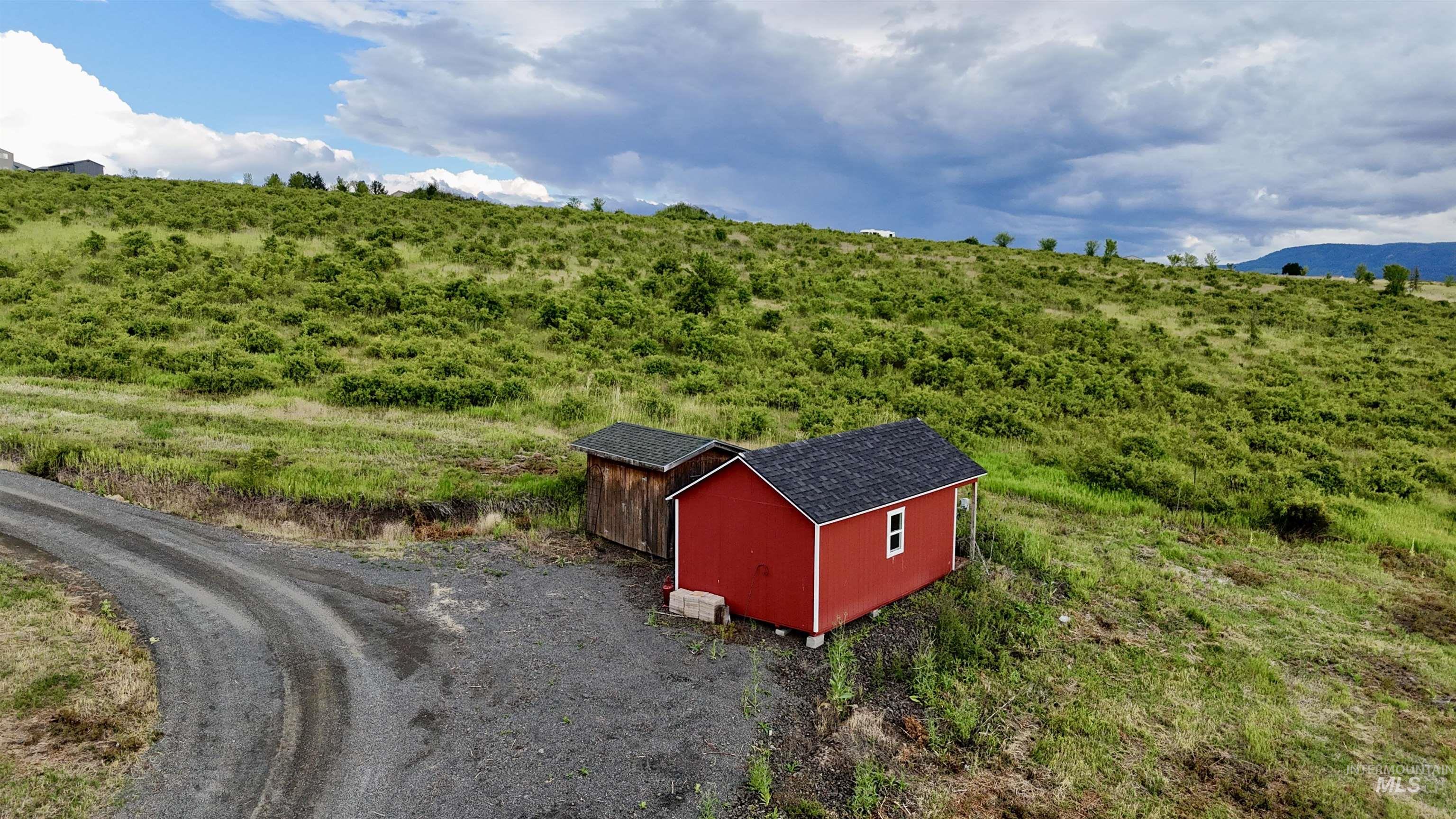main property photo 40