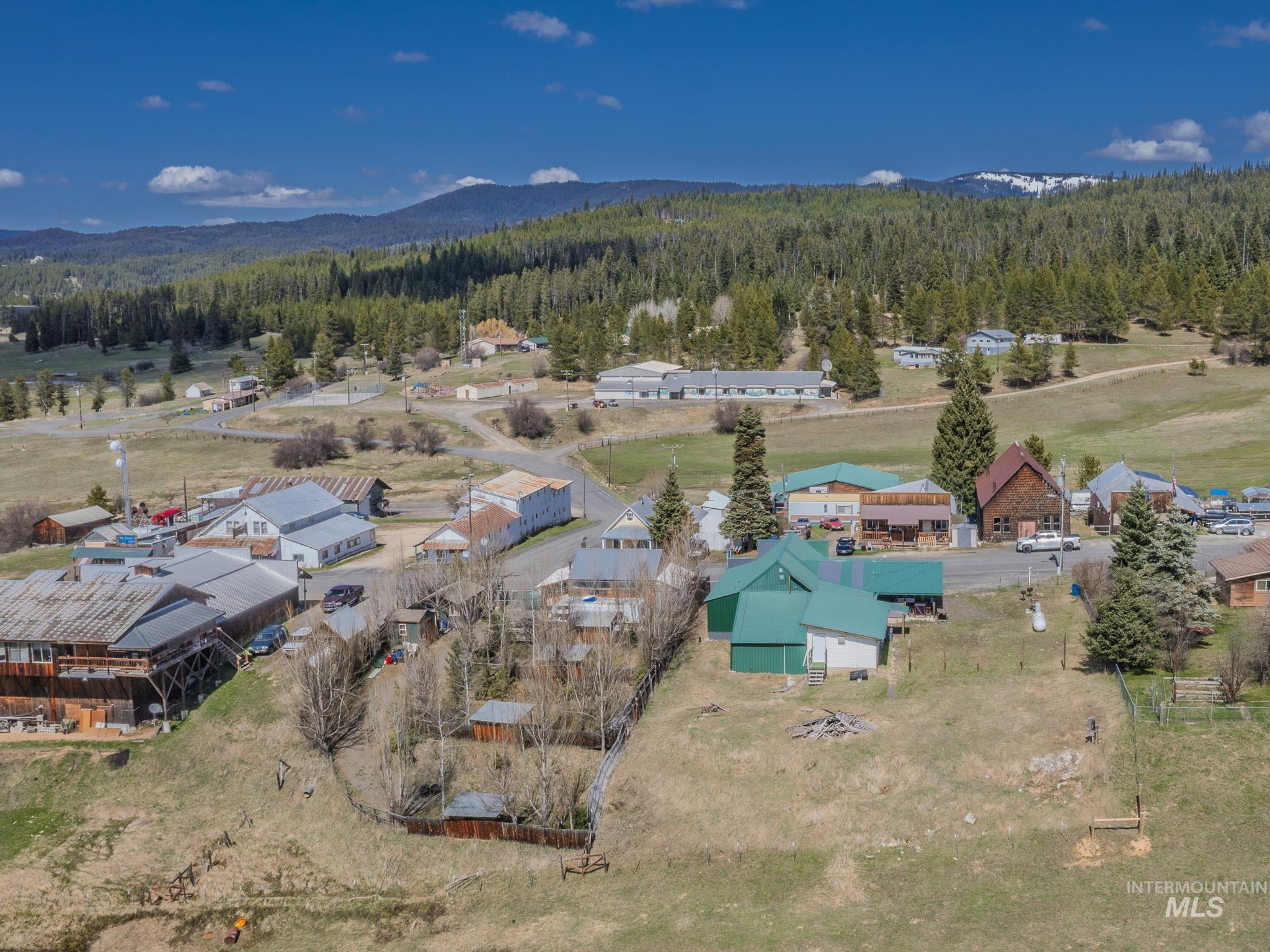 main property photo 28