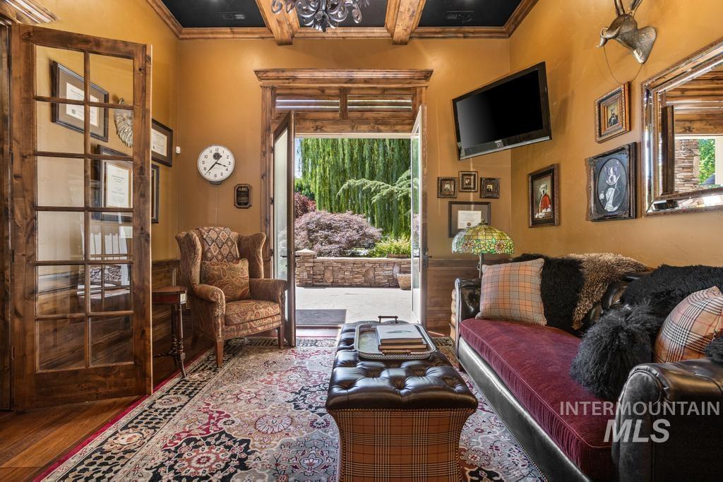 main property photo 24