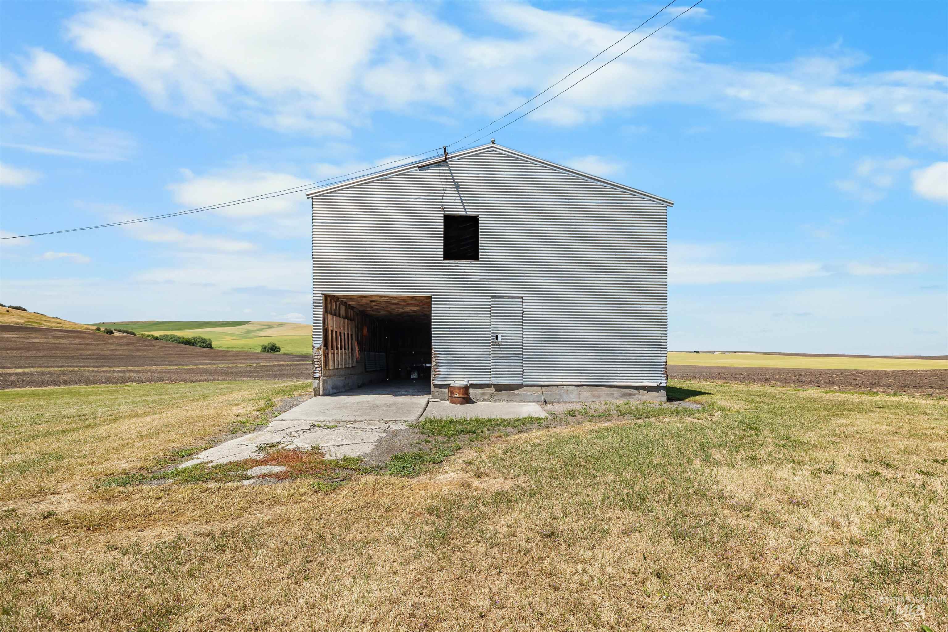 main property photo 29