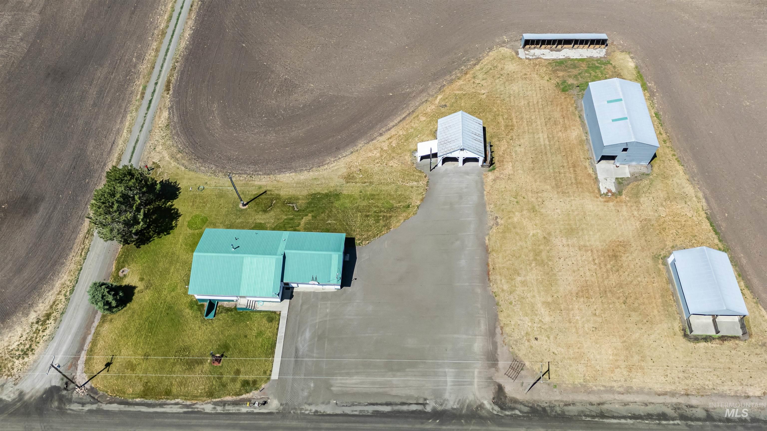 main property photo 37