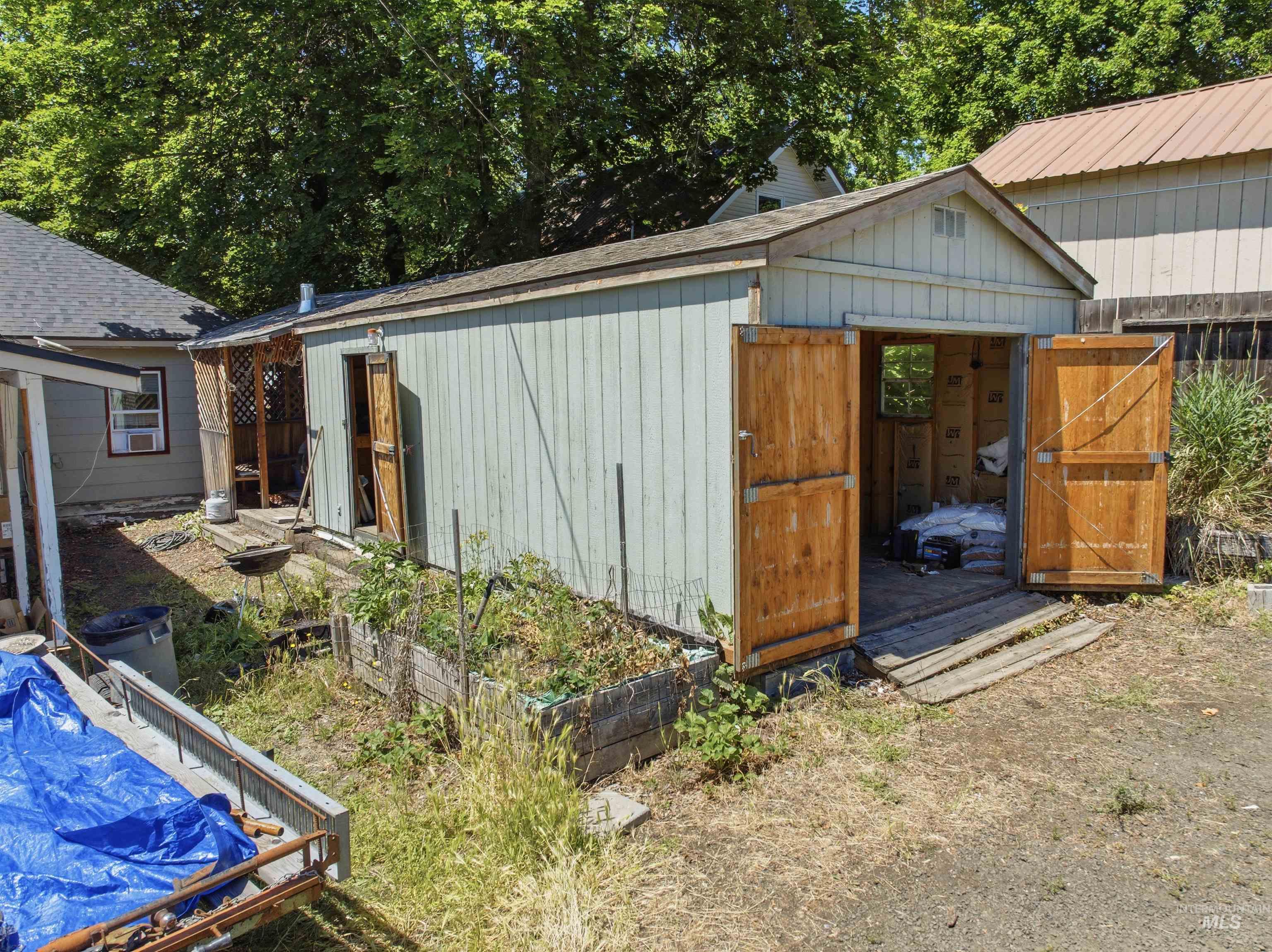 main property photo 14