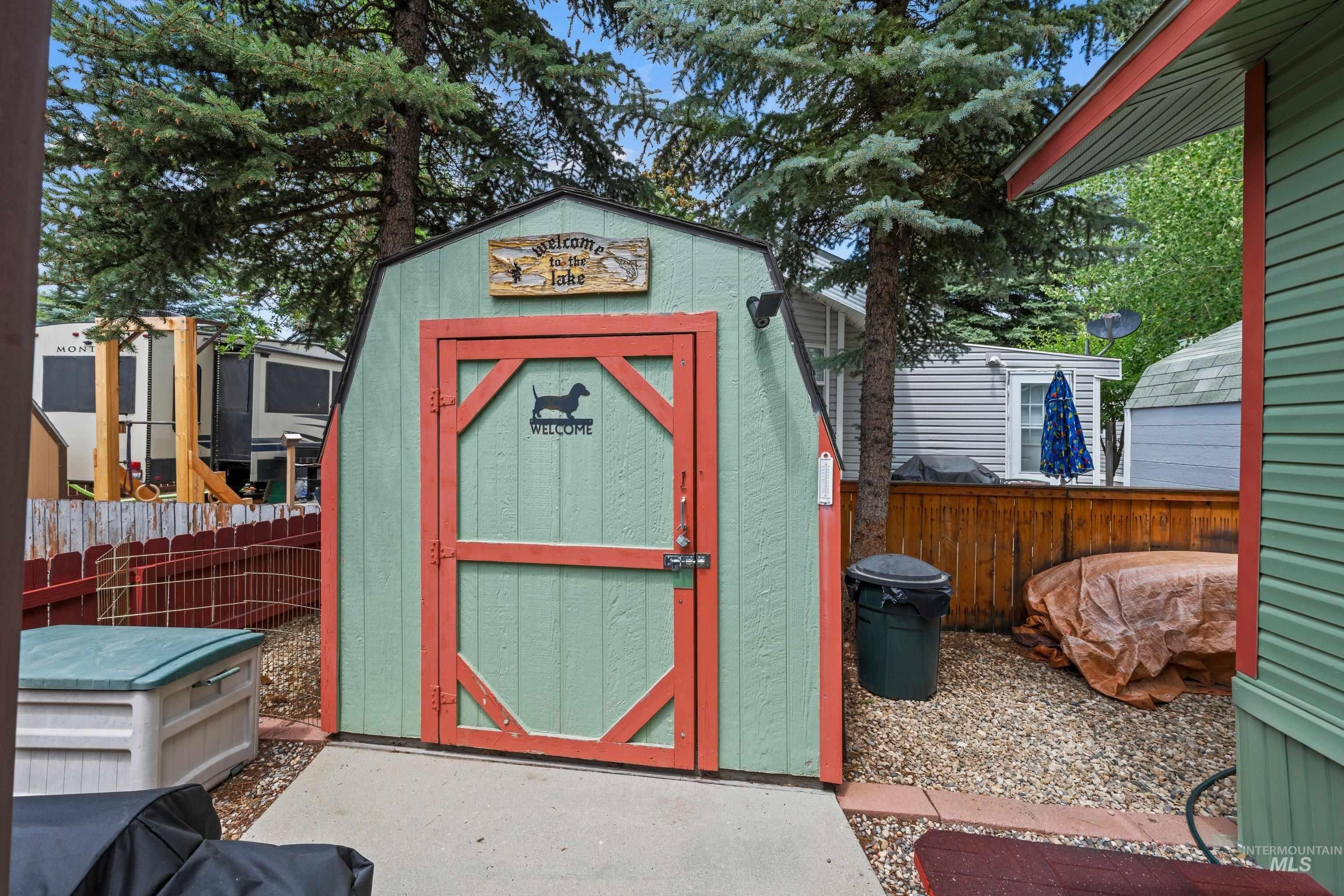 main property photo 17