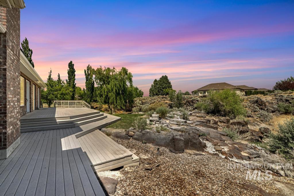 main property photo 27