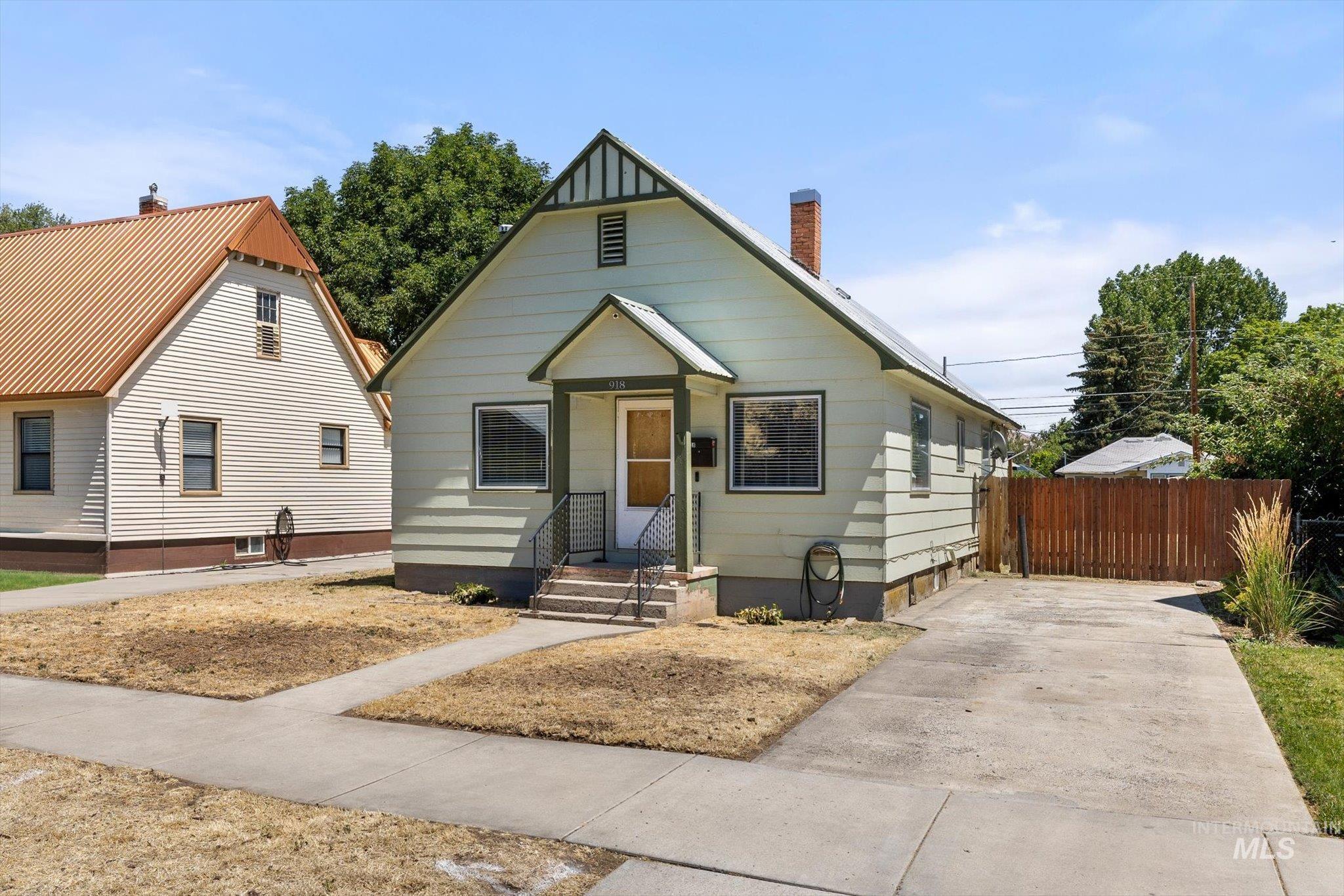 main property photo 2
