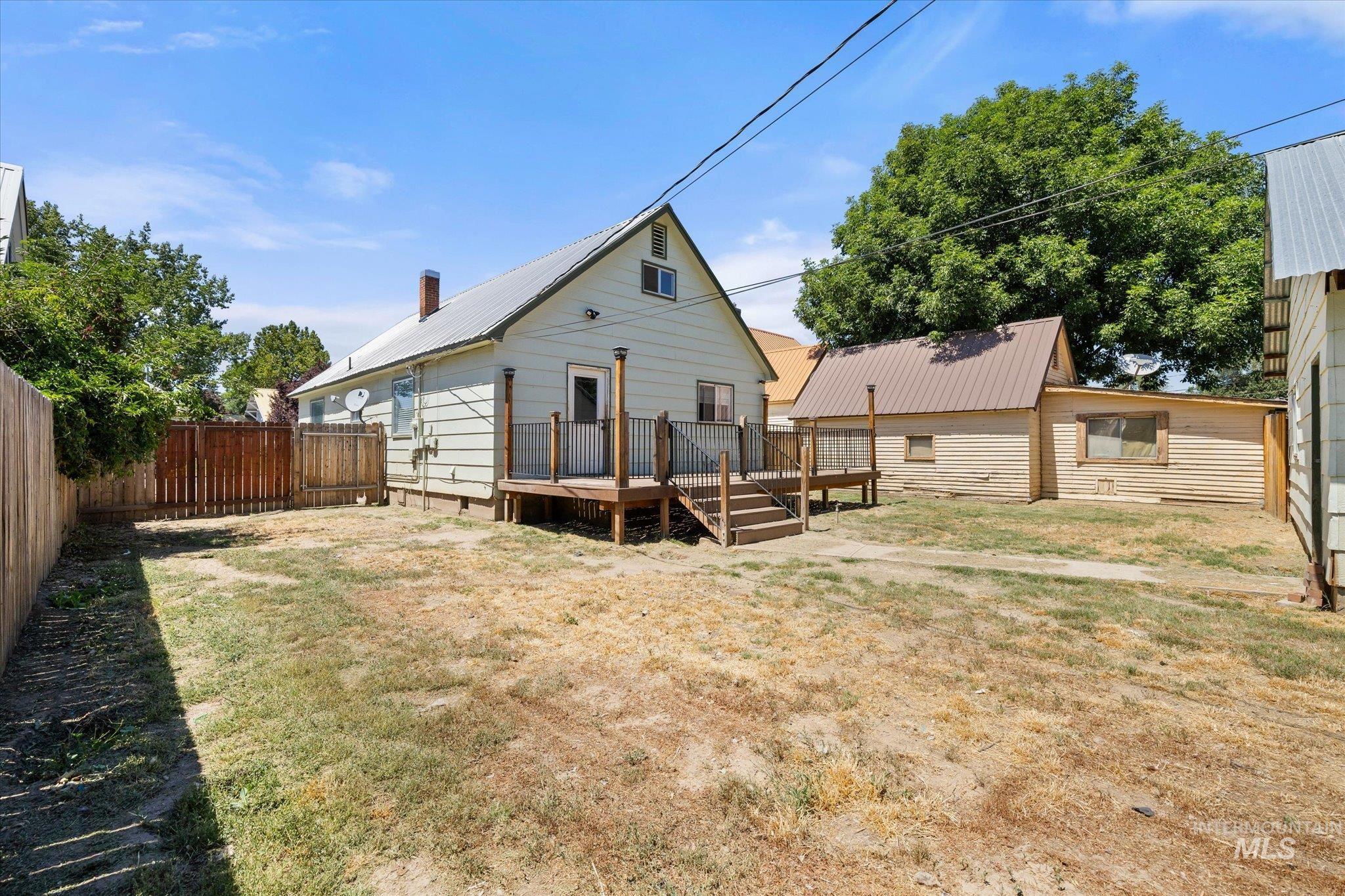 main property photo 31