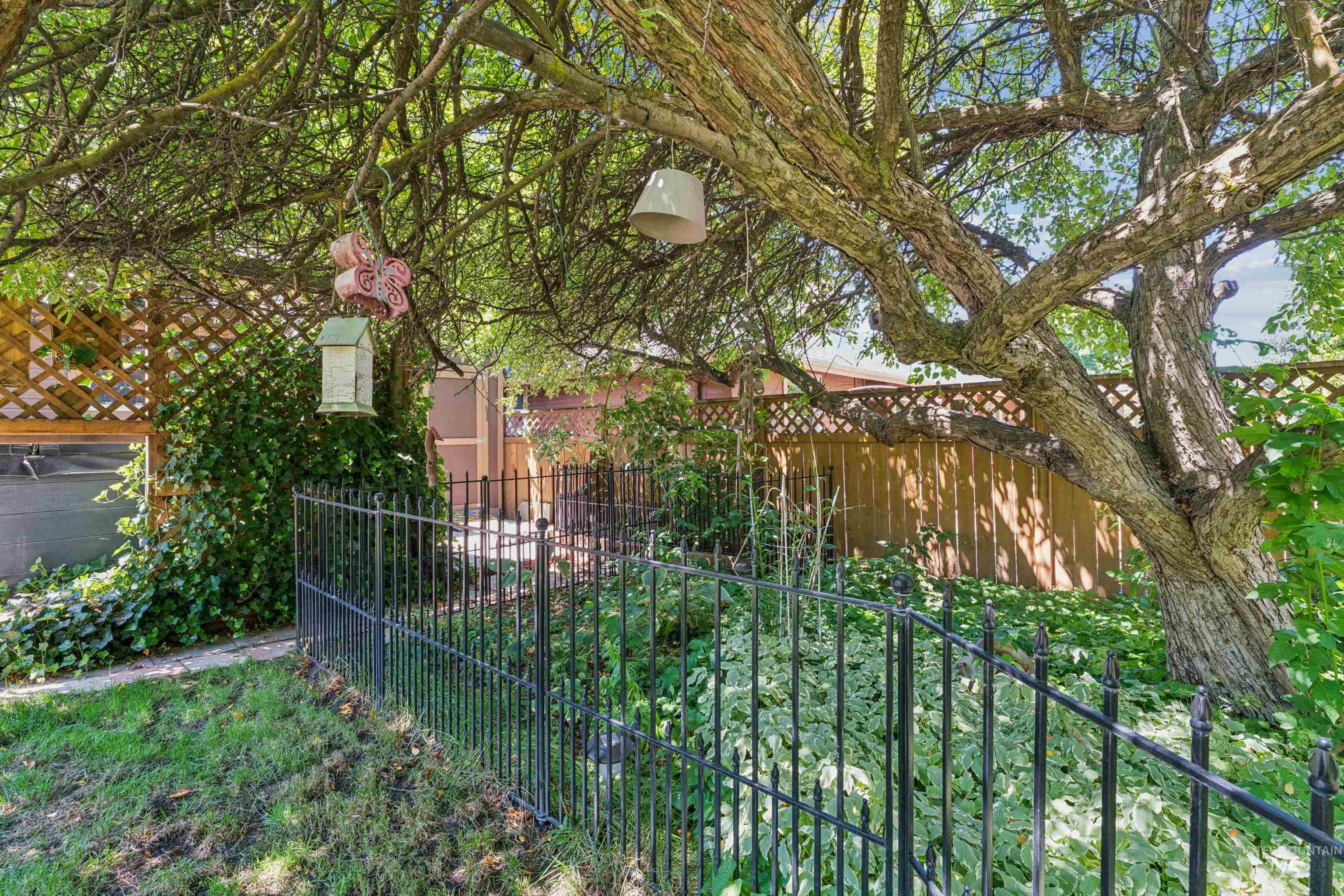 main property photo 39