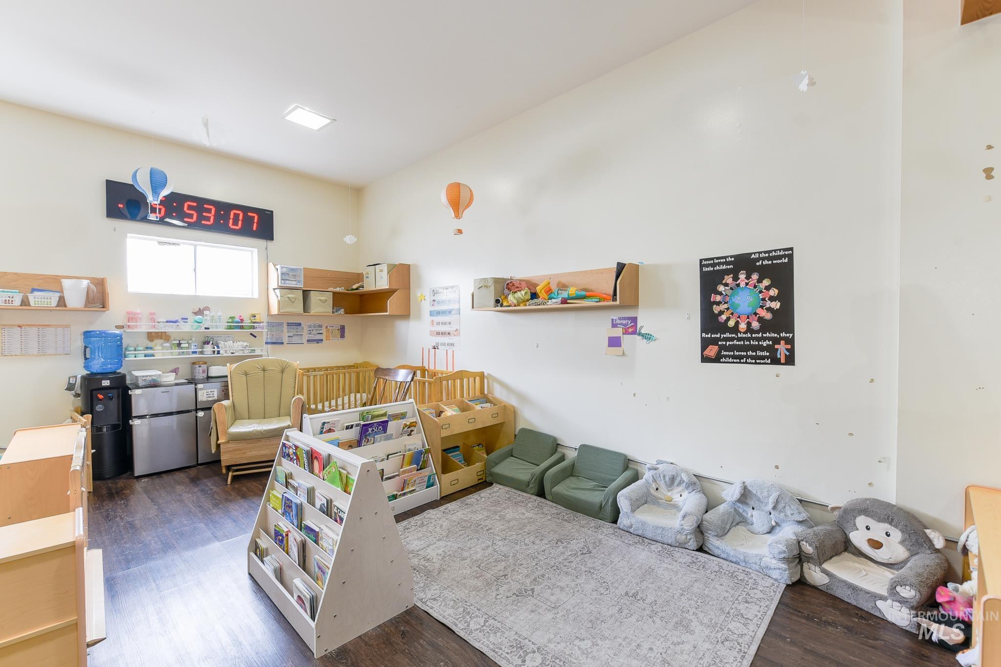 main property photo 10