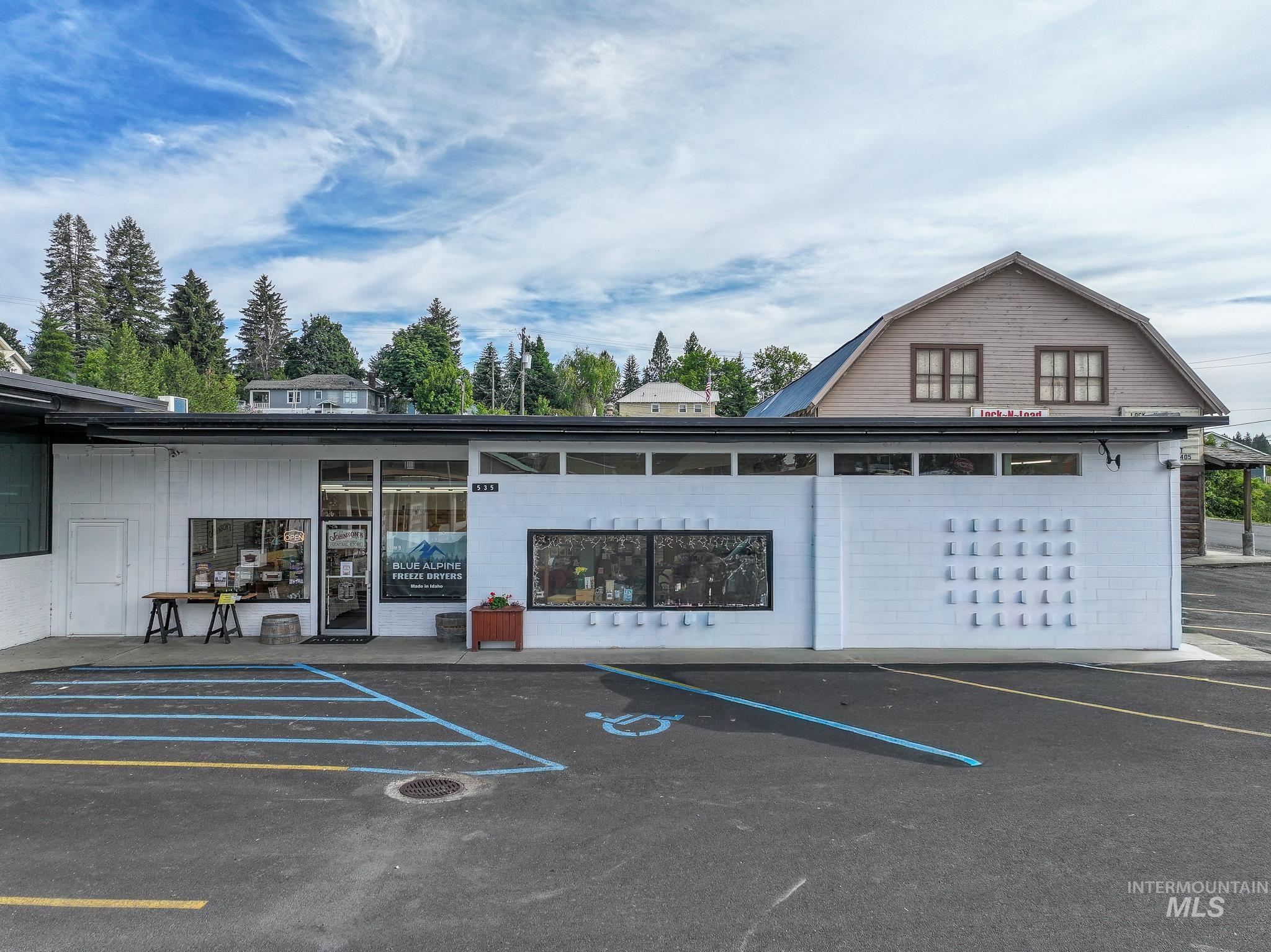 main property photo 44