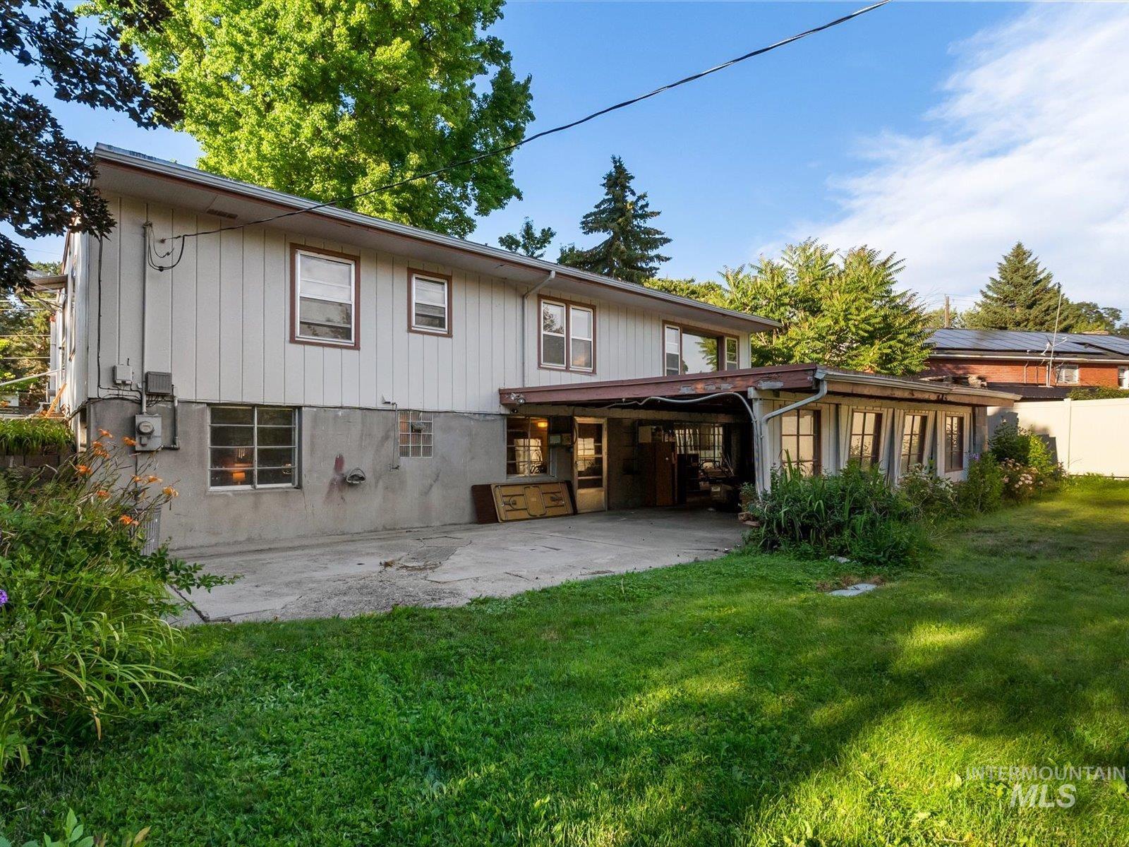 main property photo 28