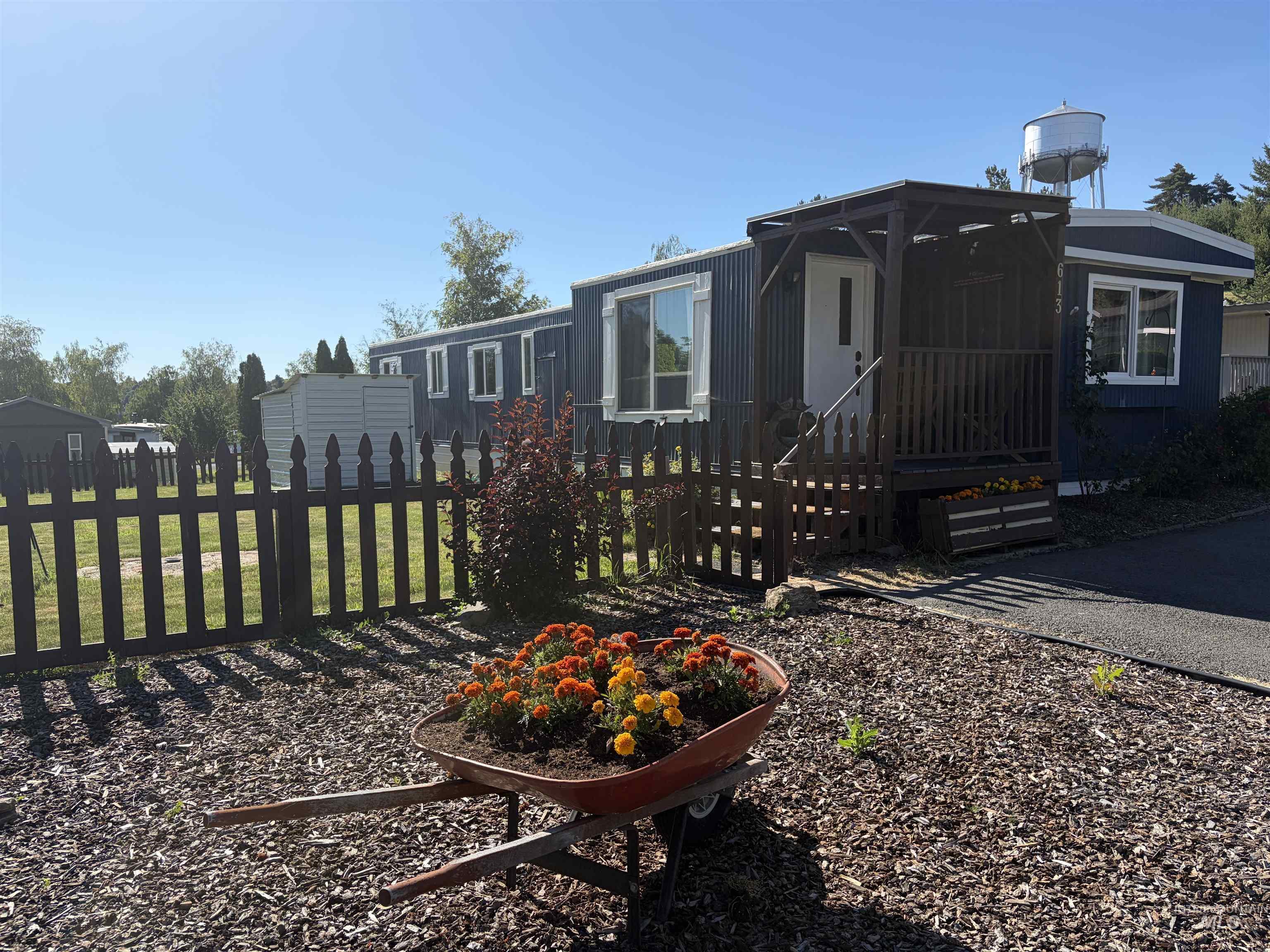 main property photo 22