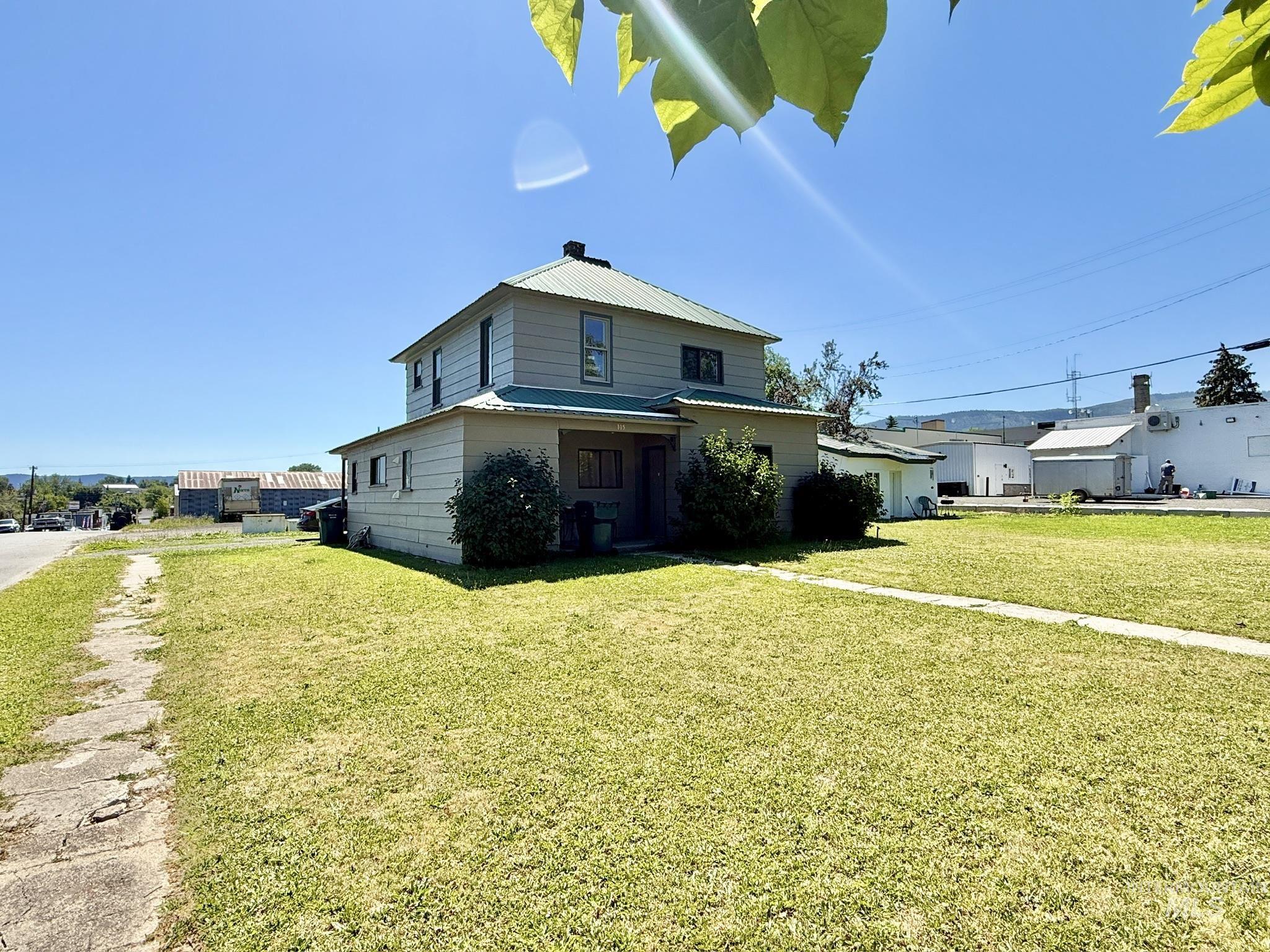 main property photo 27